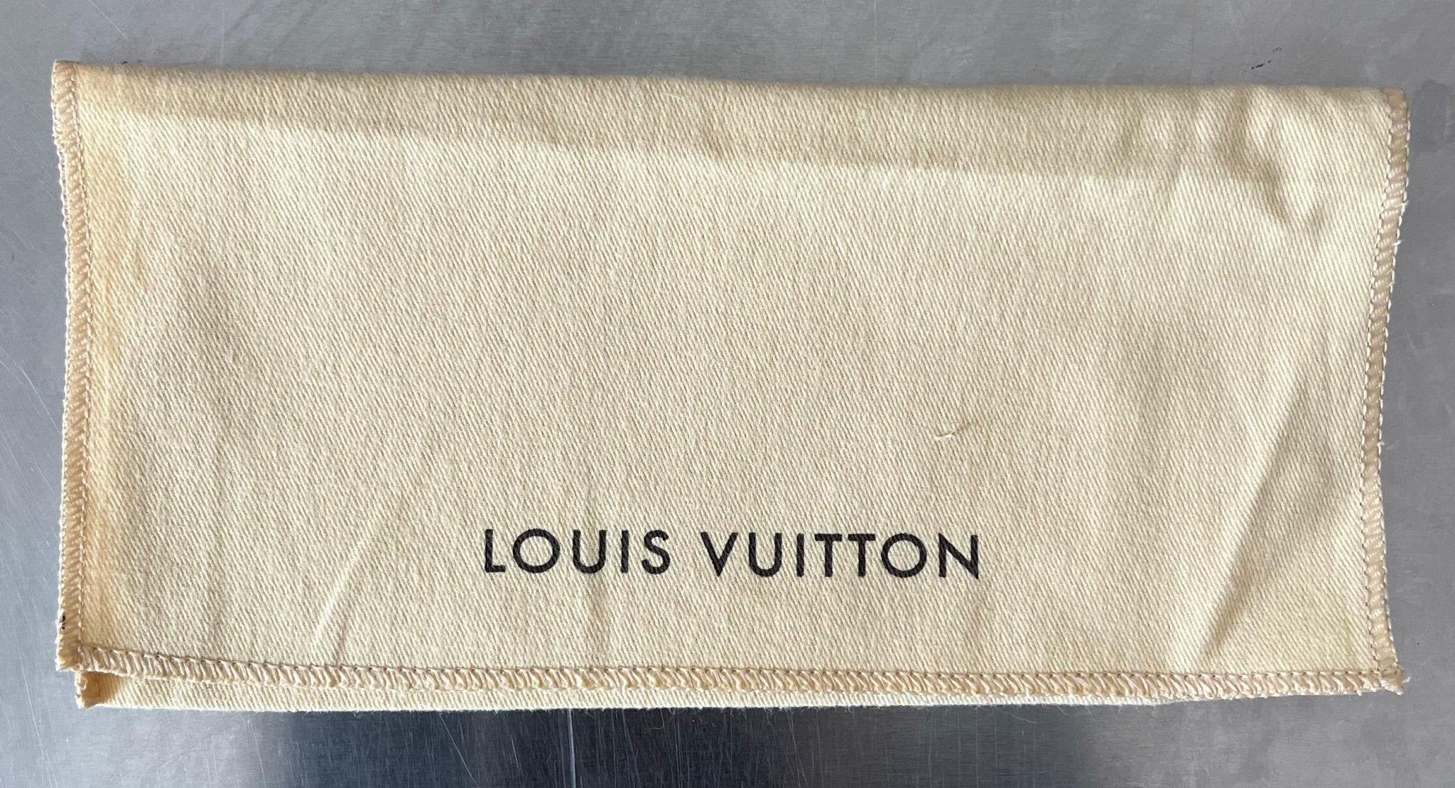 Louis Vuitton Zippy Nomade