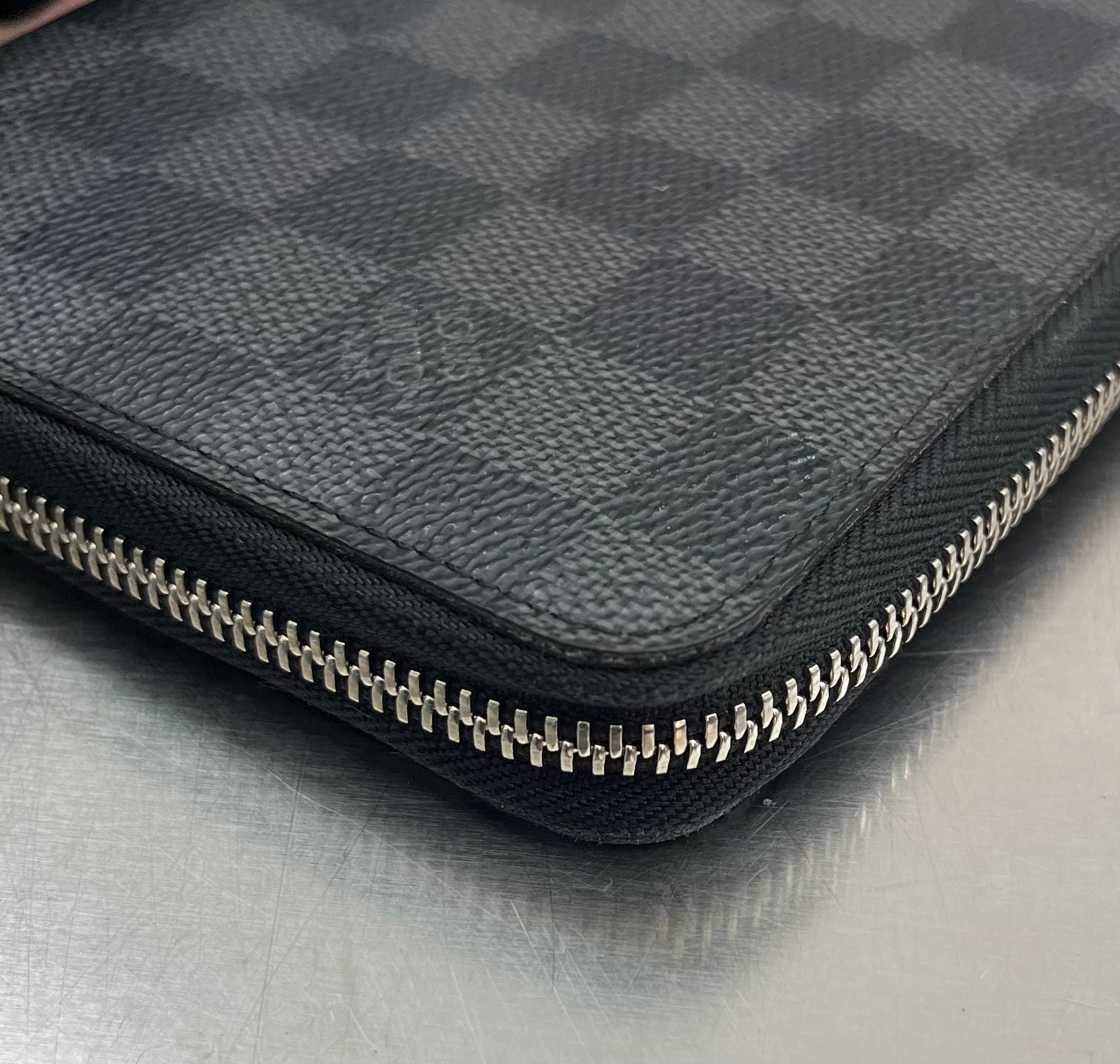 Louis Vuitton Zippy Organizer Damier