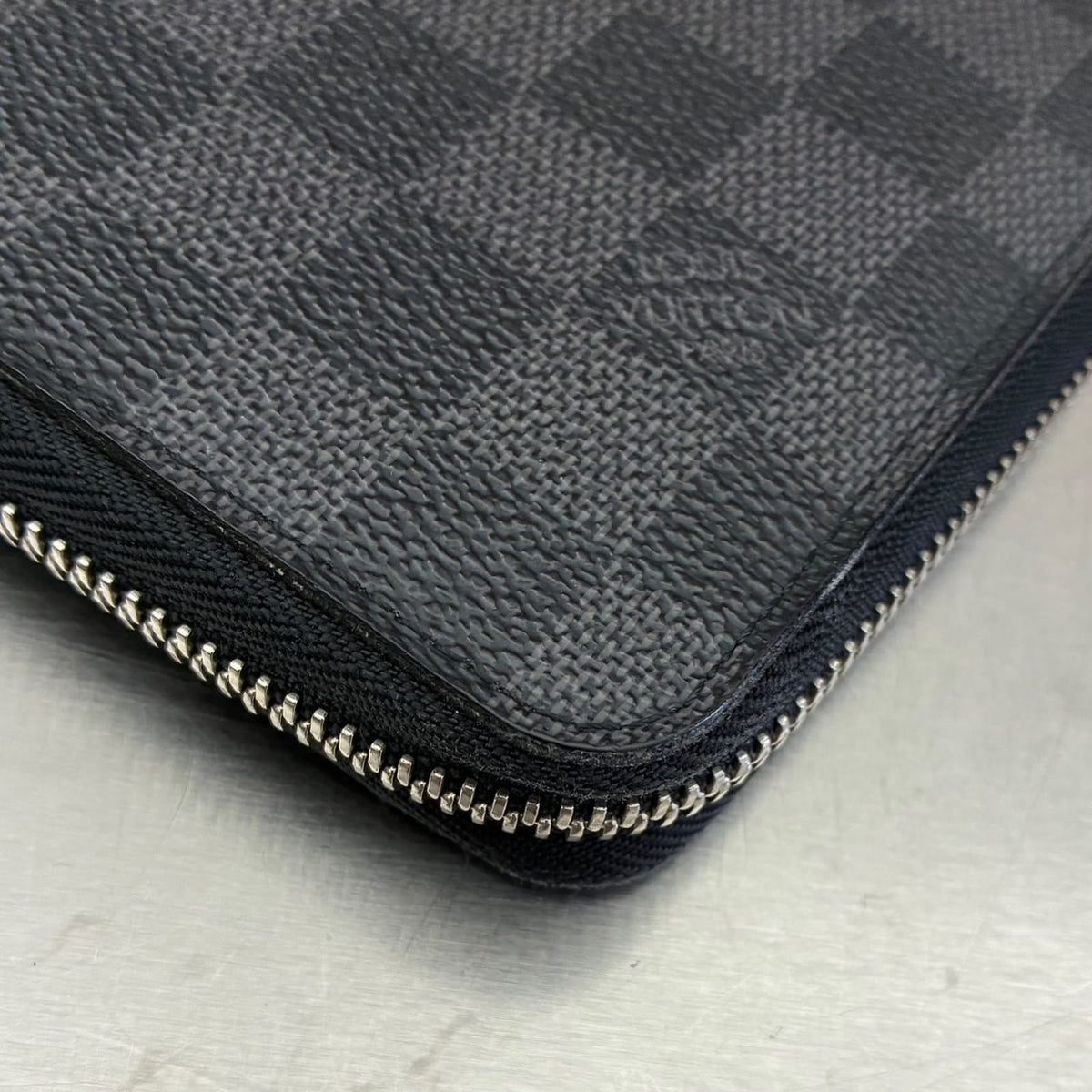Louis Vuitton Zippy Organizer Damier Graphite