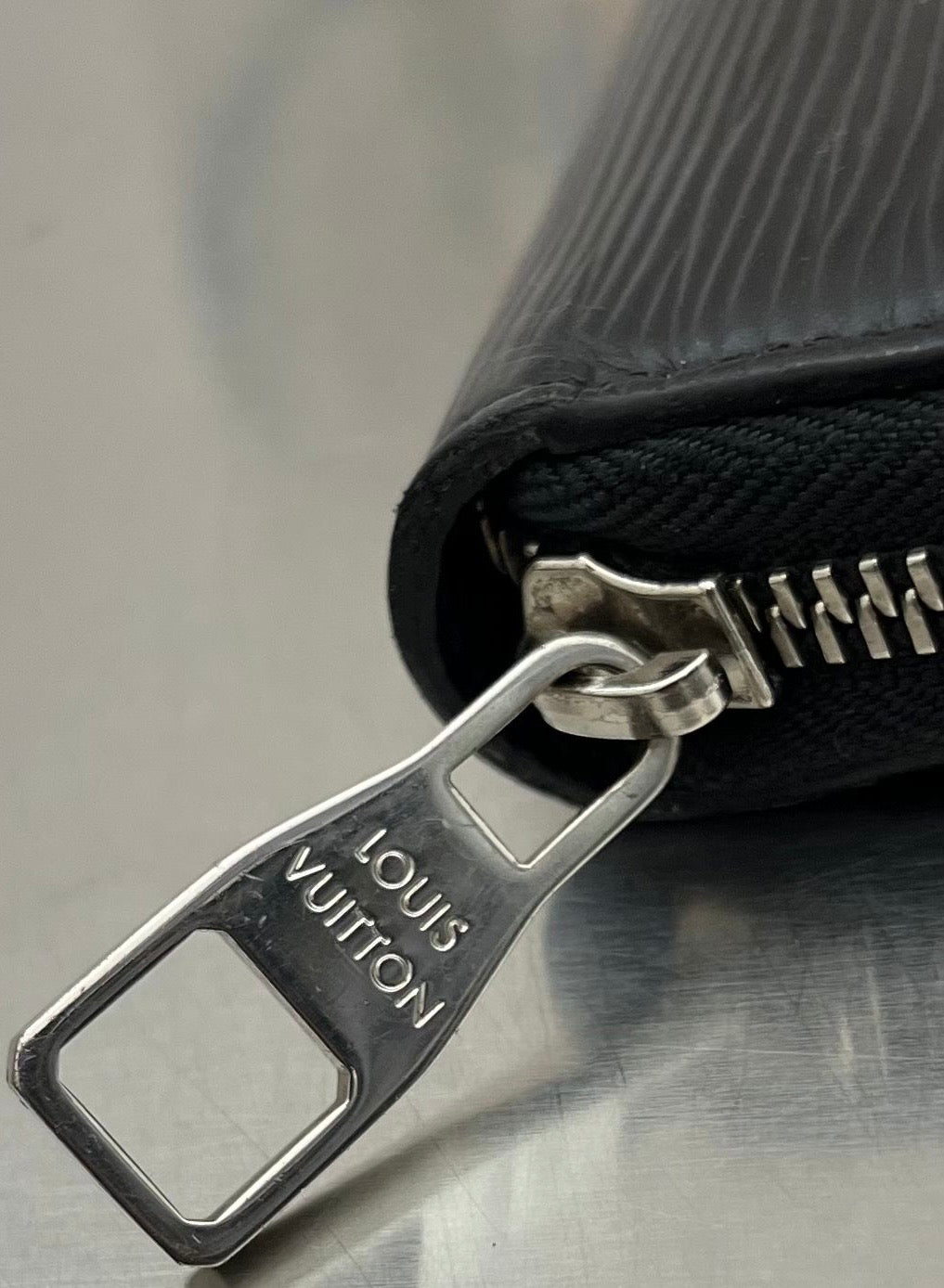 Louis Vuitton Zippy Organizer Epi