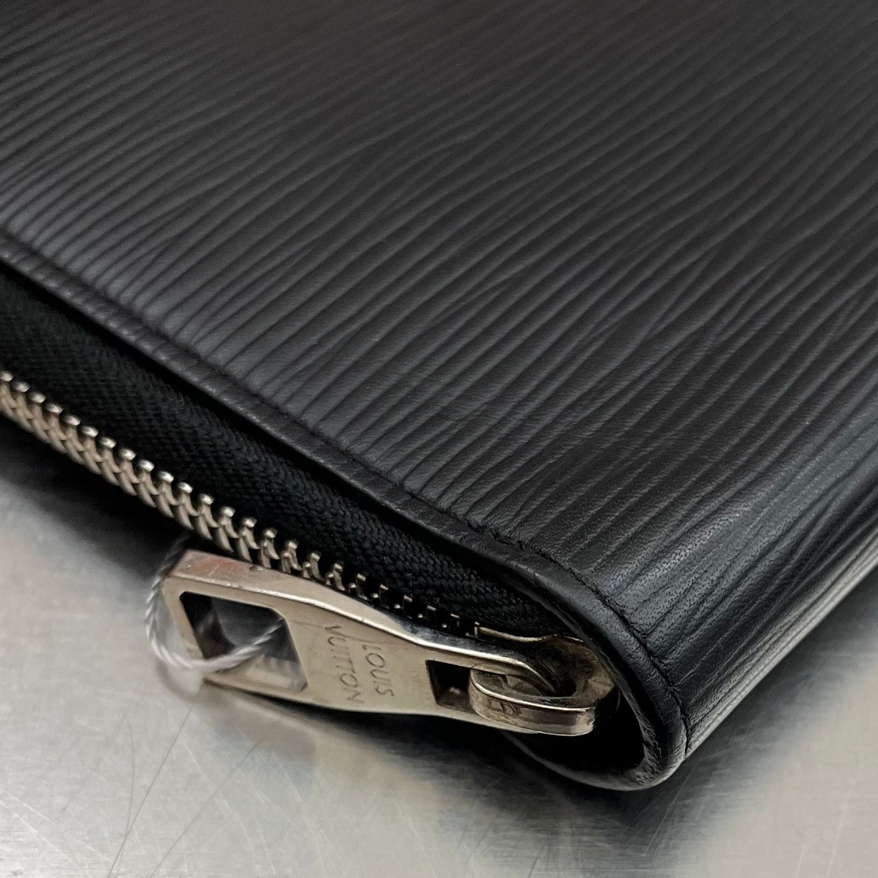 Louis Vuitton Zippy Organizer Epi