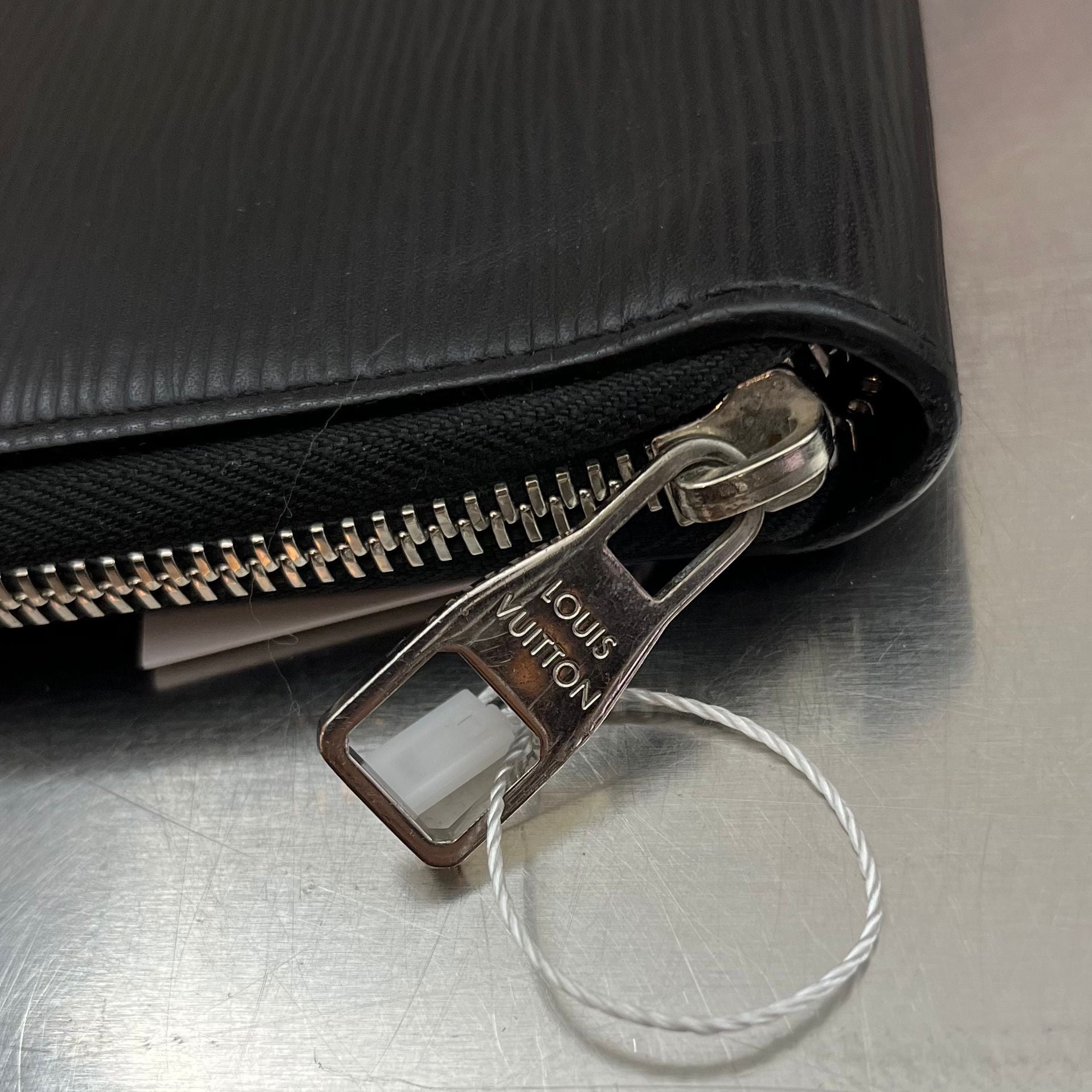 Louis Vuitton Zippy Organizer Epi
