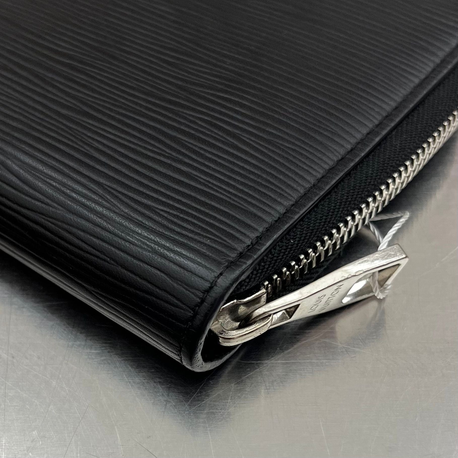Louis Vuitton Zippy Organizer Epi