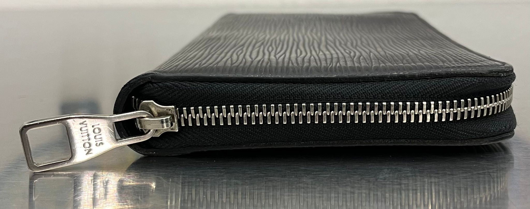 Louis Vuitton Zippy Organizer Epi