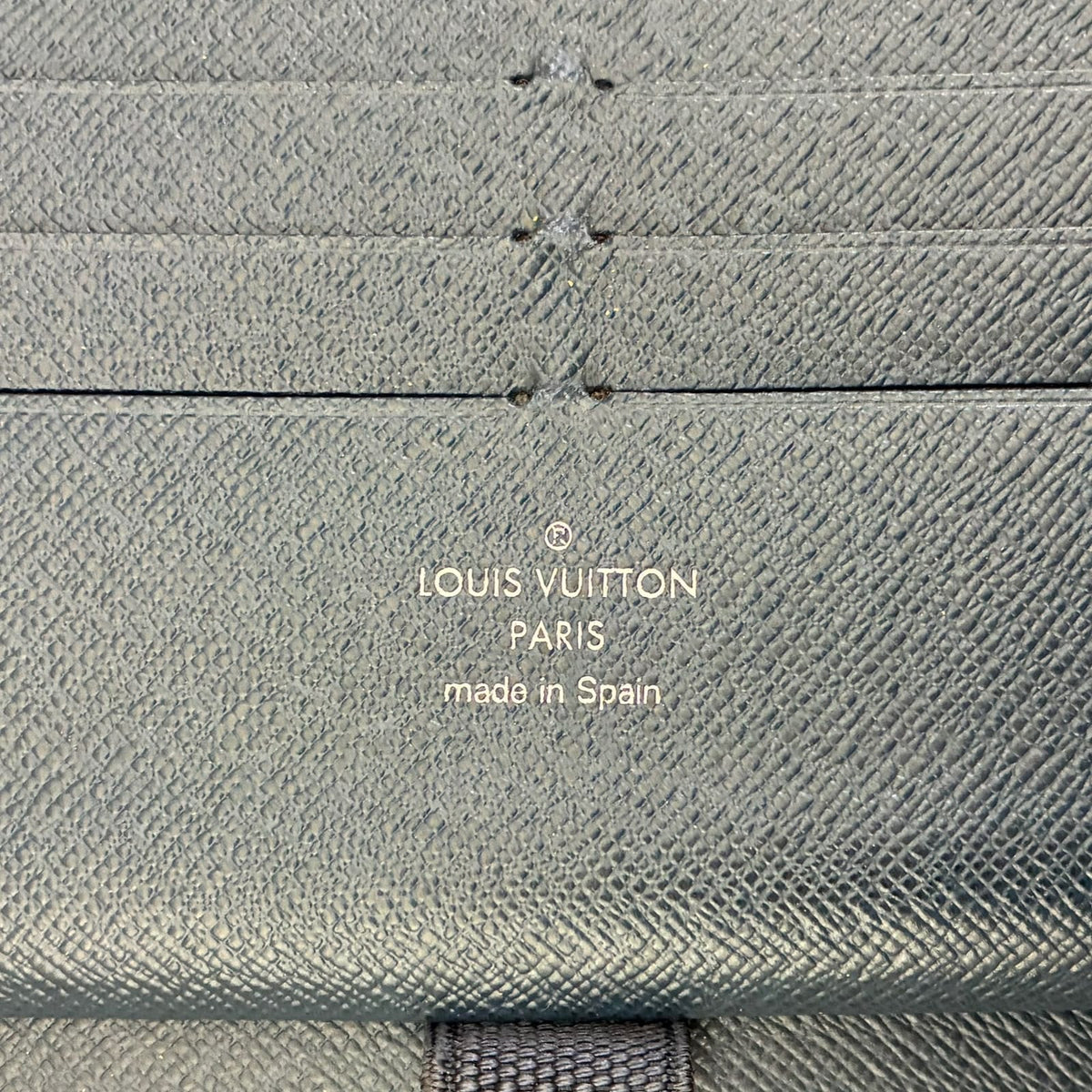 Louis Vuitton Zippy Organizer Taiga