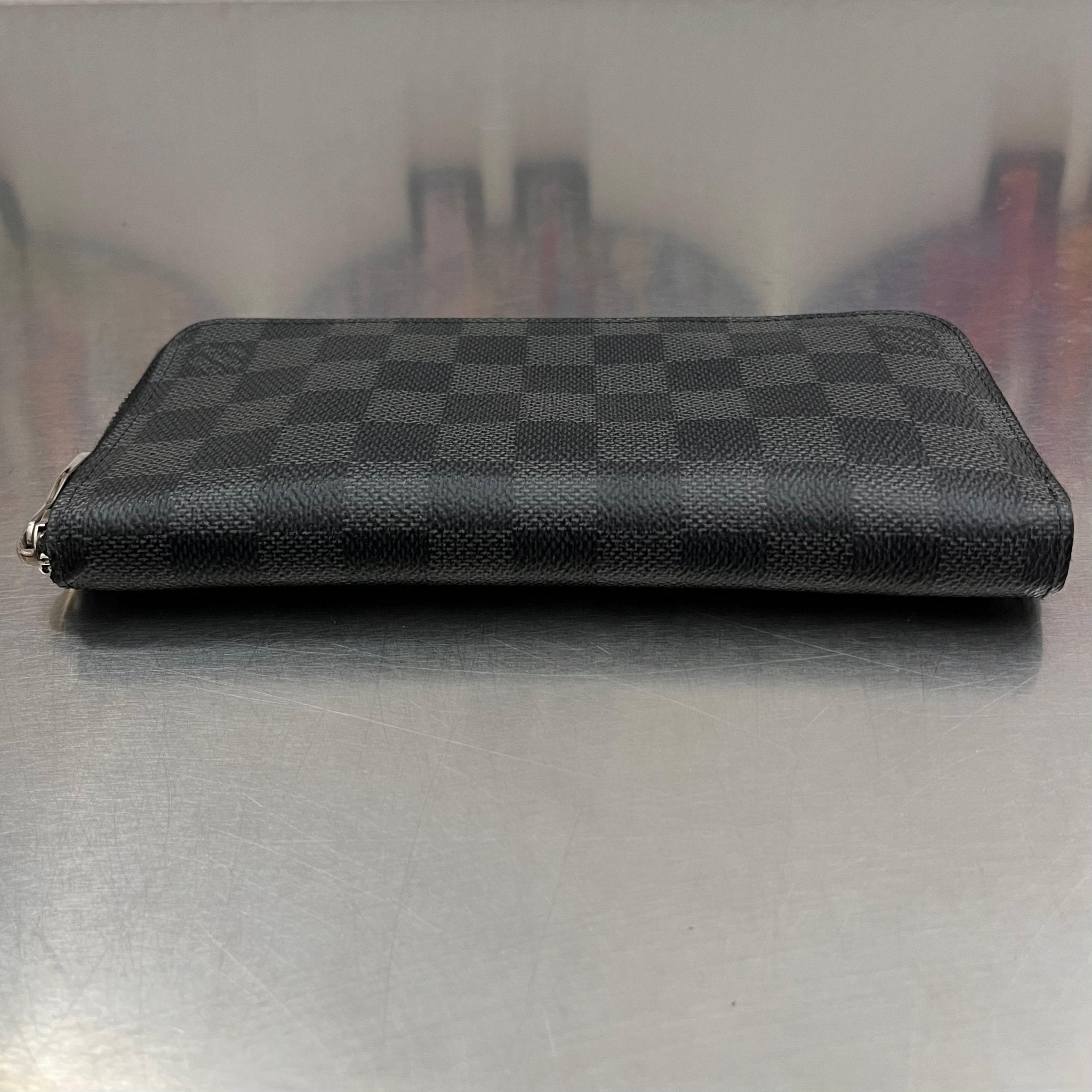 Louis Vuitton Zippy Vertical Damier