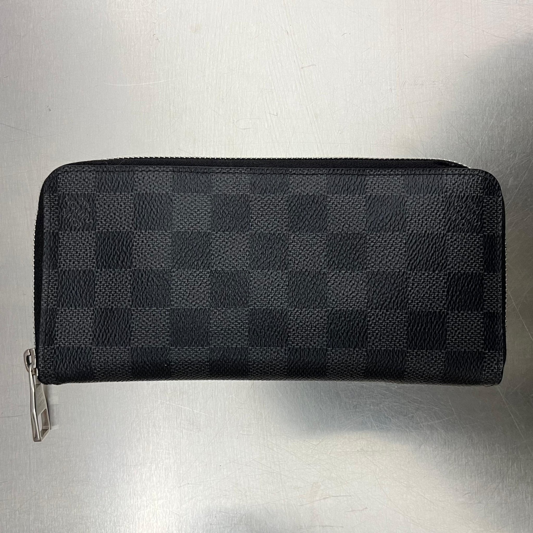 Louis Vuitton Zippy Vertical Damier