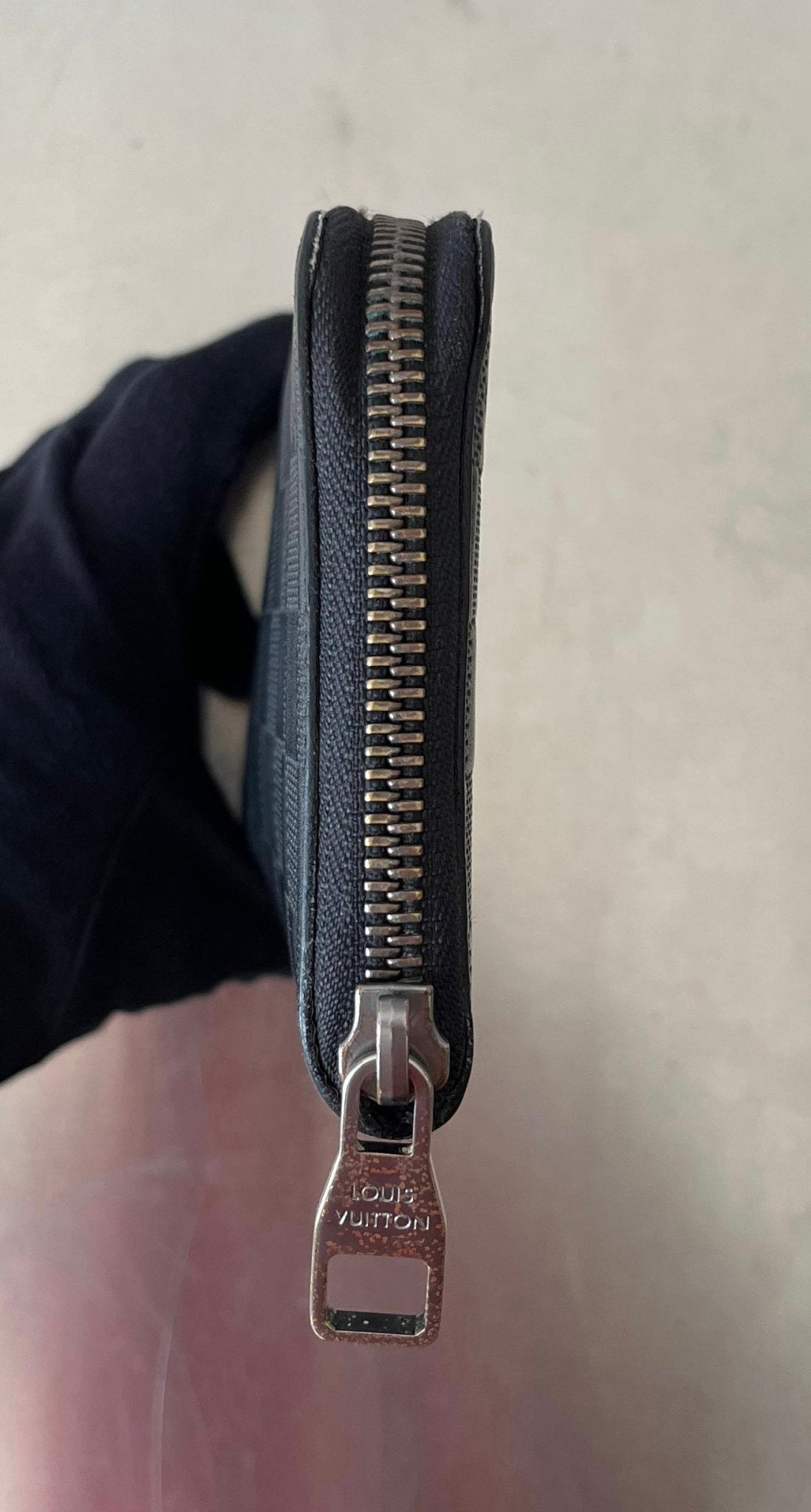 Louis Vuitton Zippy Vertical Infini Leder