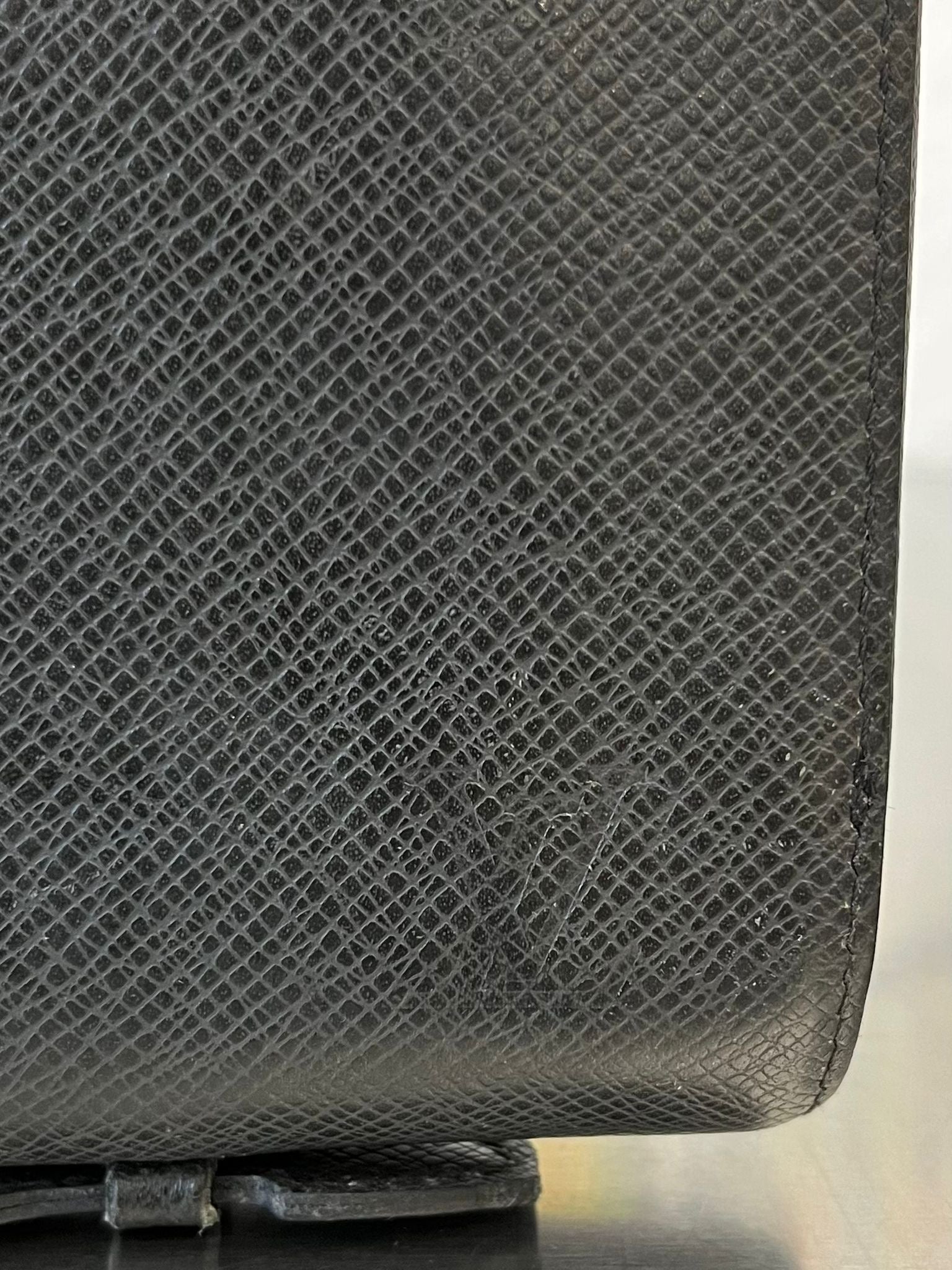 Louis Vuitton Zippy XL Taiga