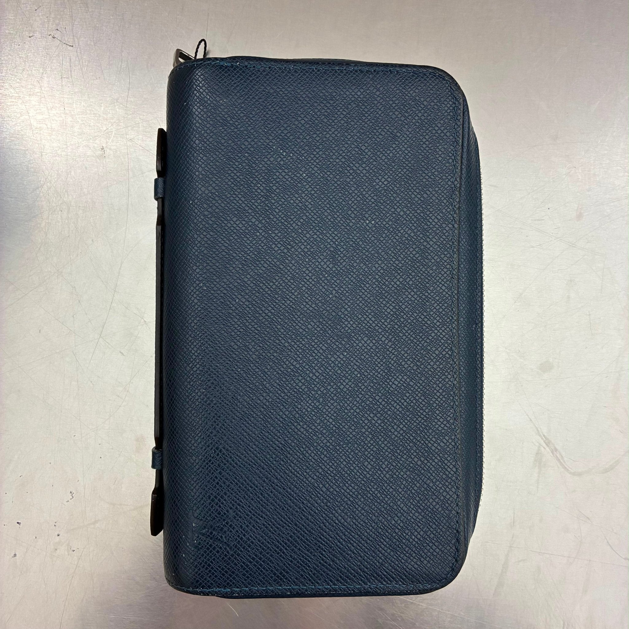 Louis Vuitton Zippy XL Taiga