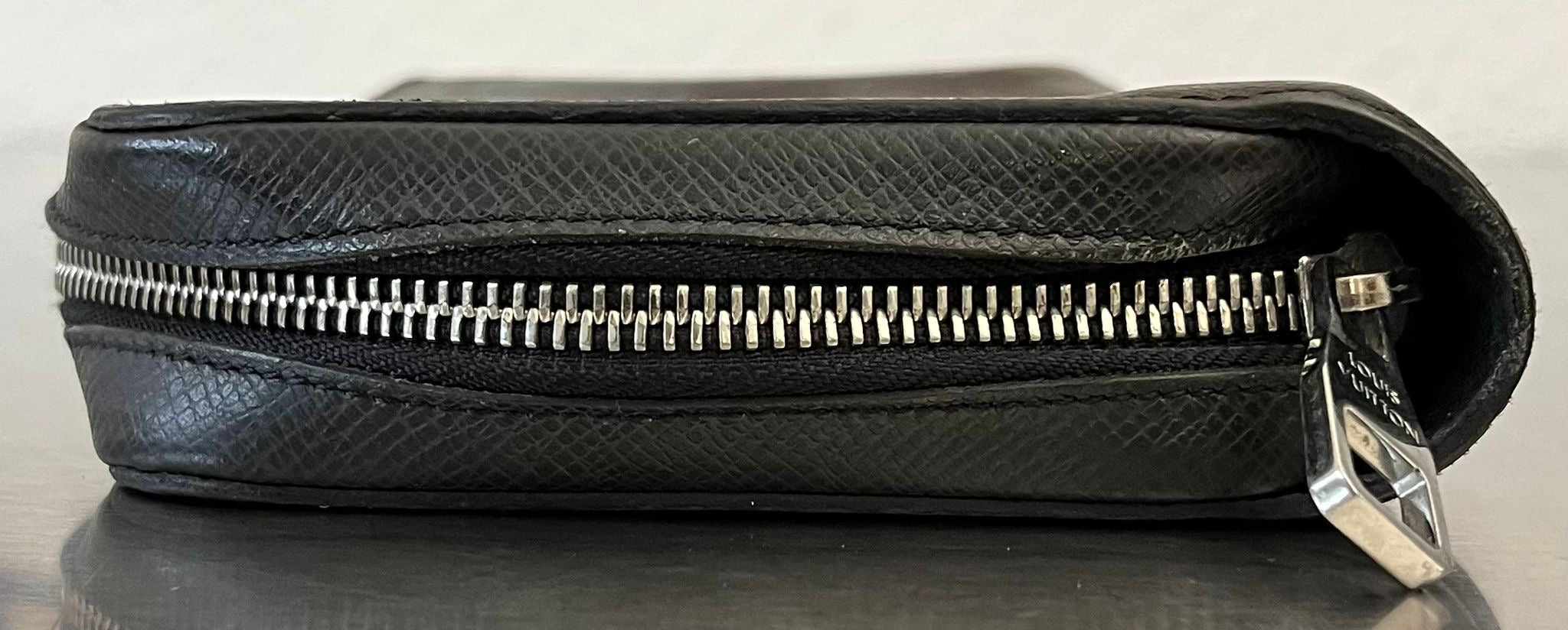 Louis Vuitton Zippy XL Taiga