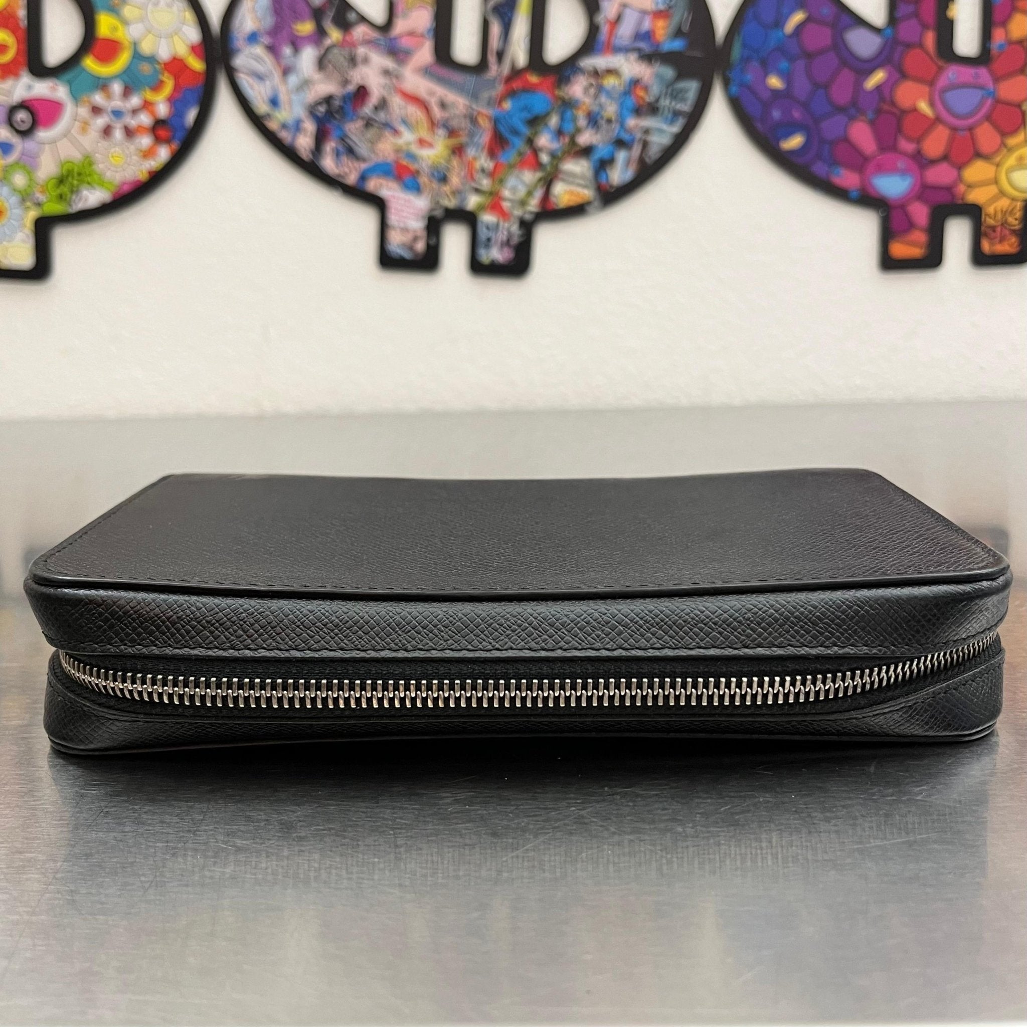 Louis Vuitton Zippy XL Taiga