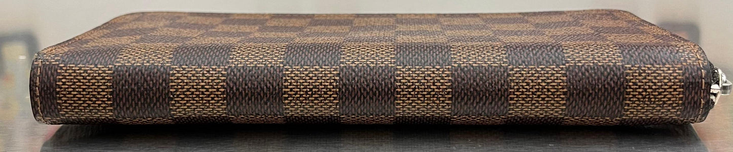 Louis Vuitton Zippy Vertical Damier