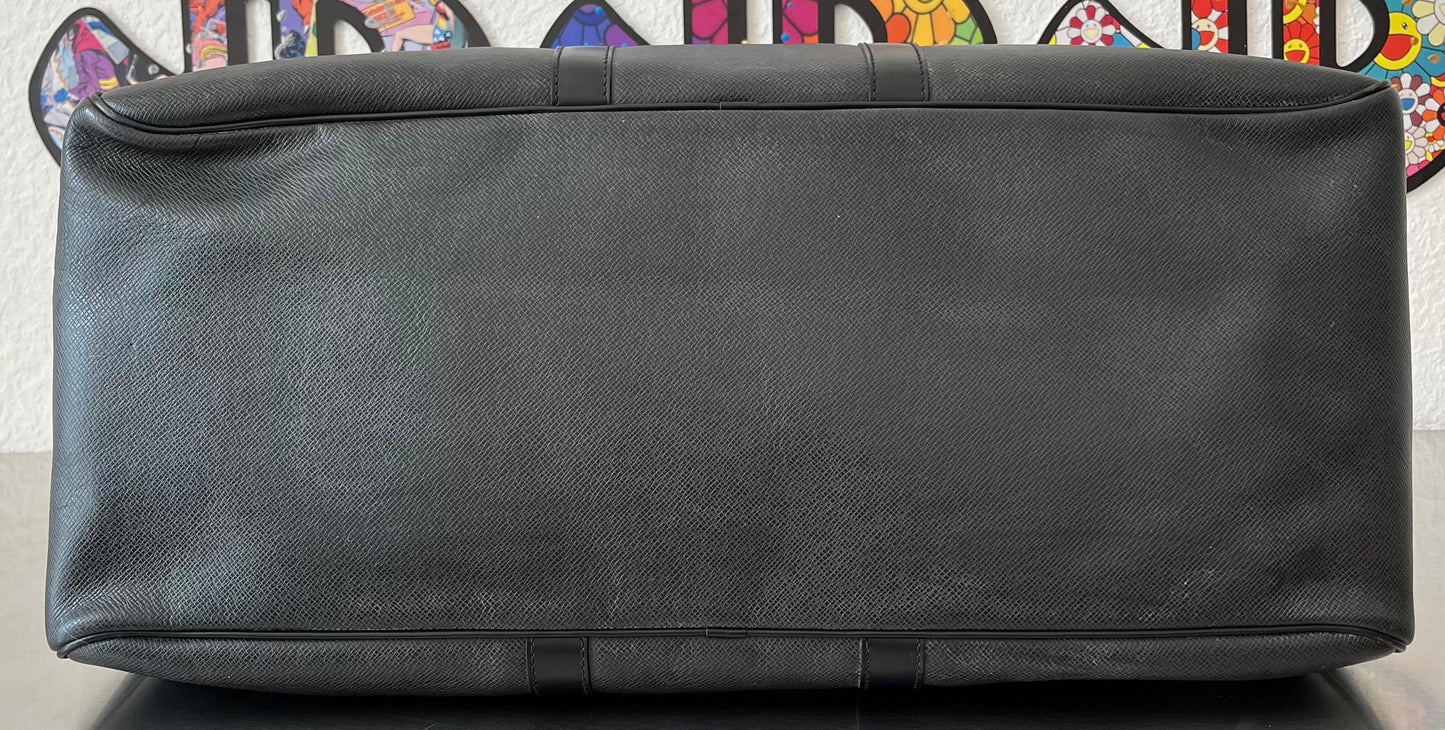 Louis Vuitton Kendall GM Taiga Leder