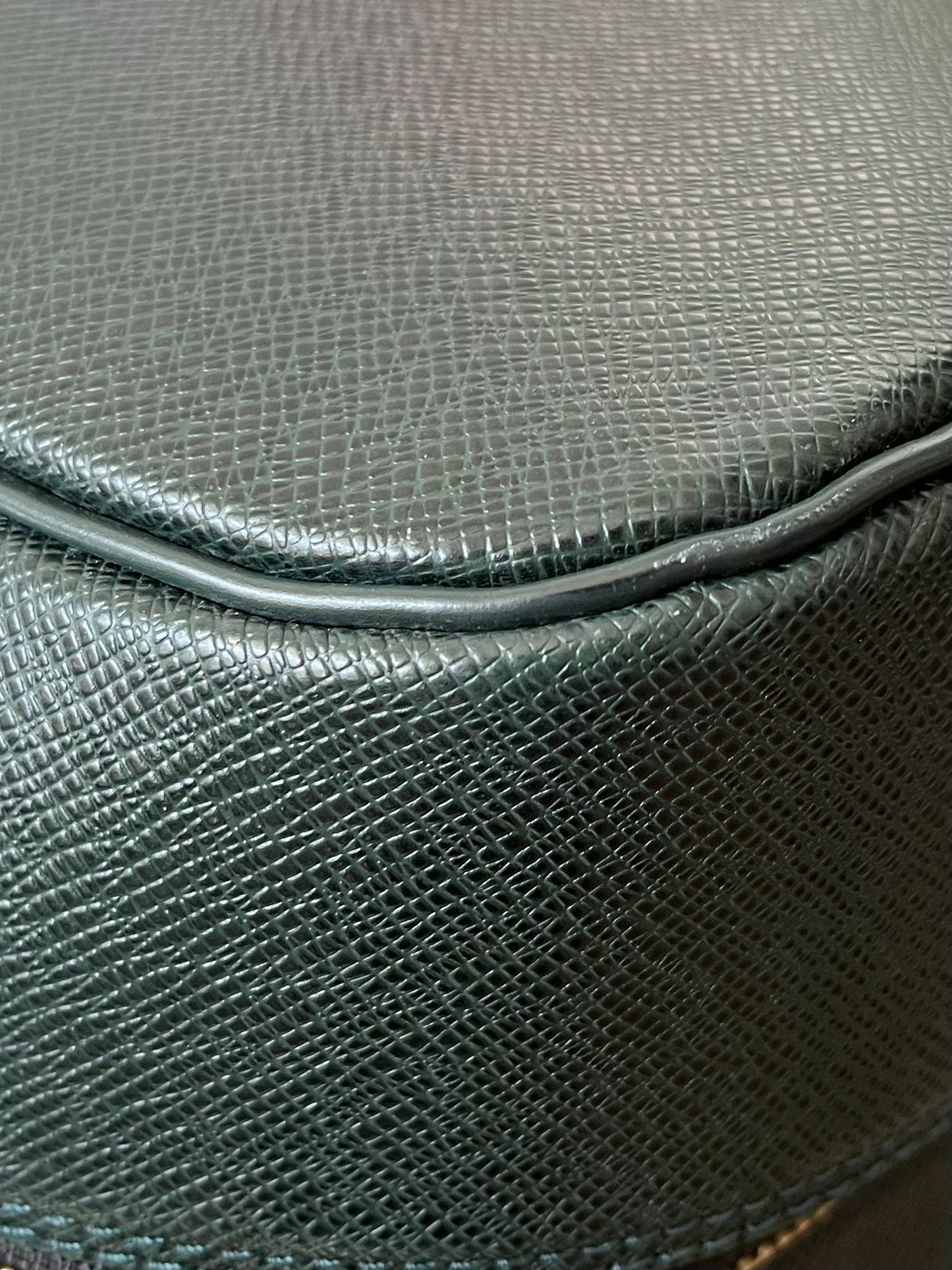 Louis Vuitton Helanga Taiga