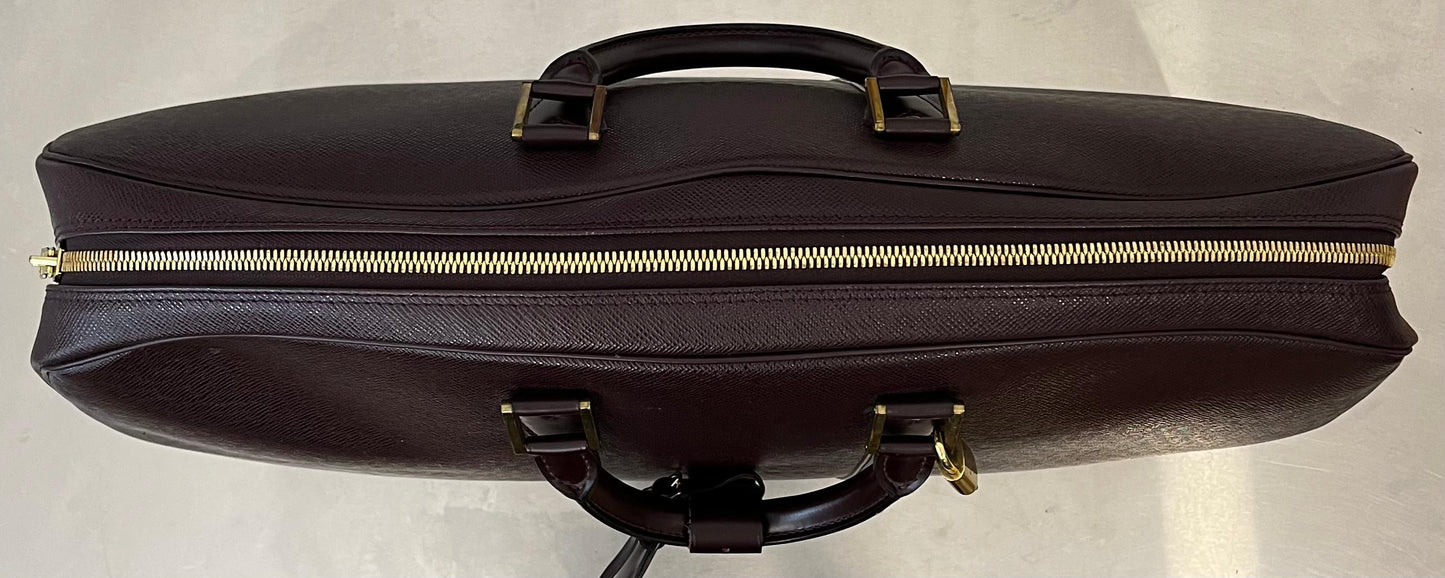 Louis Vuitton Helanga Taiga