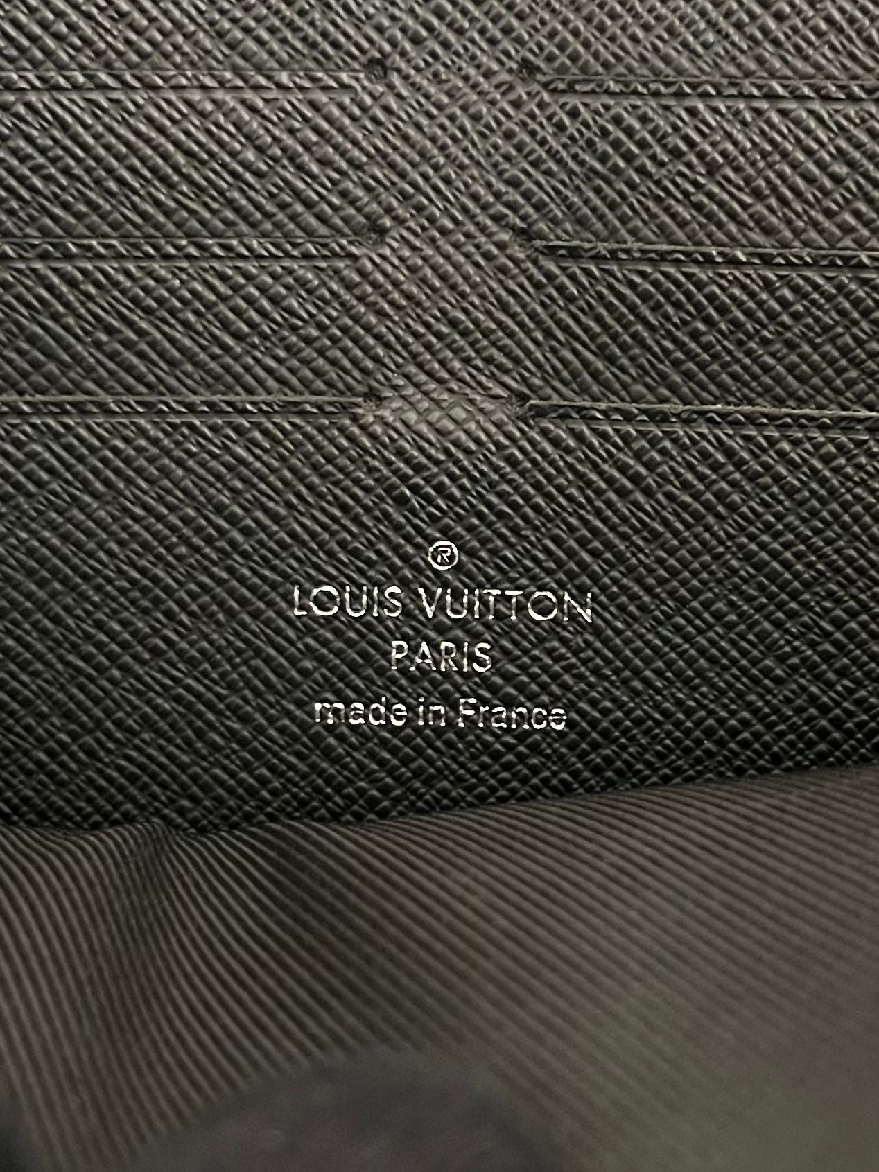 Louis Vuitton Pochette Voyage MM Taiga