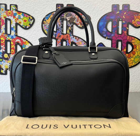 Louis Vuitton Nikolai  Taiga Leder