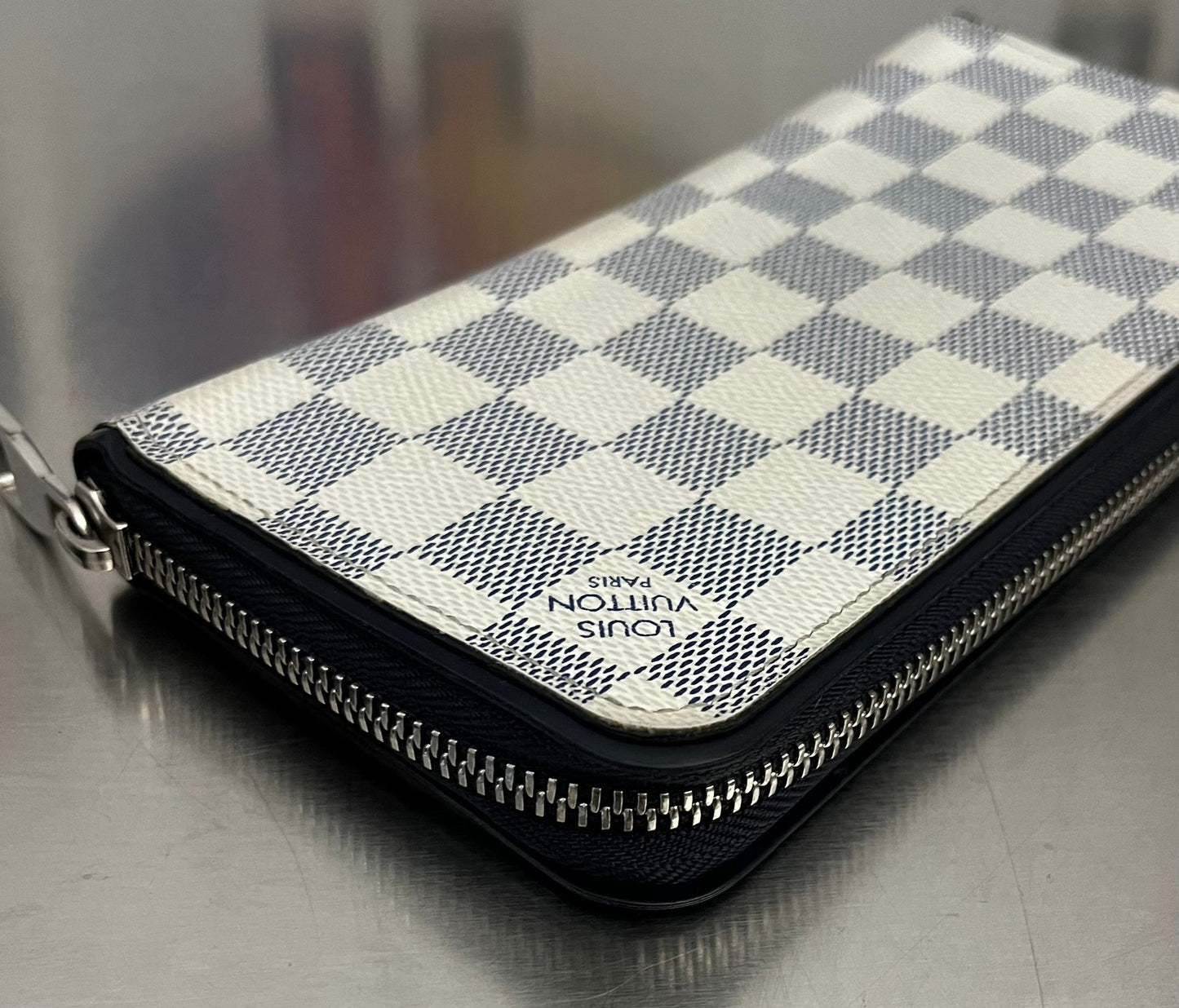 Louis Vuitton Zippy Vertical Damier Azur