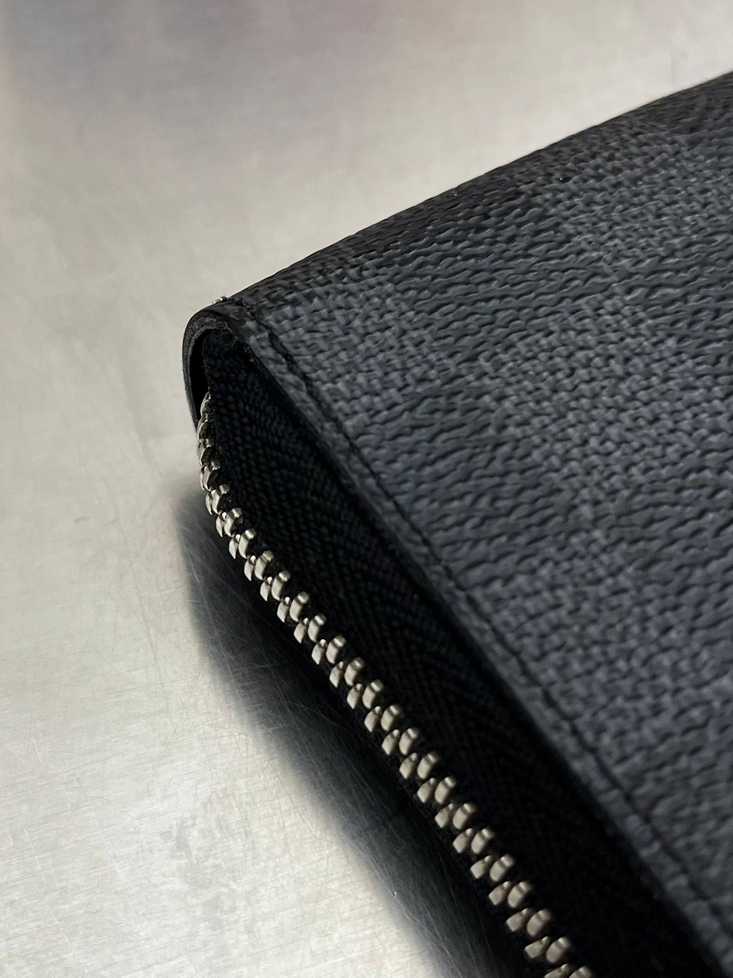 Louis Vuitton Zippy Organizer Damier