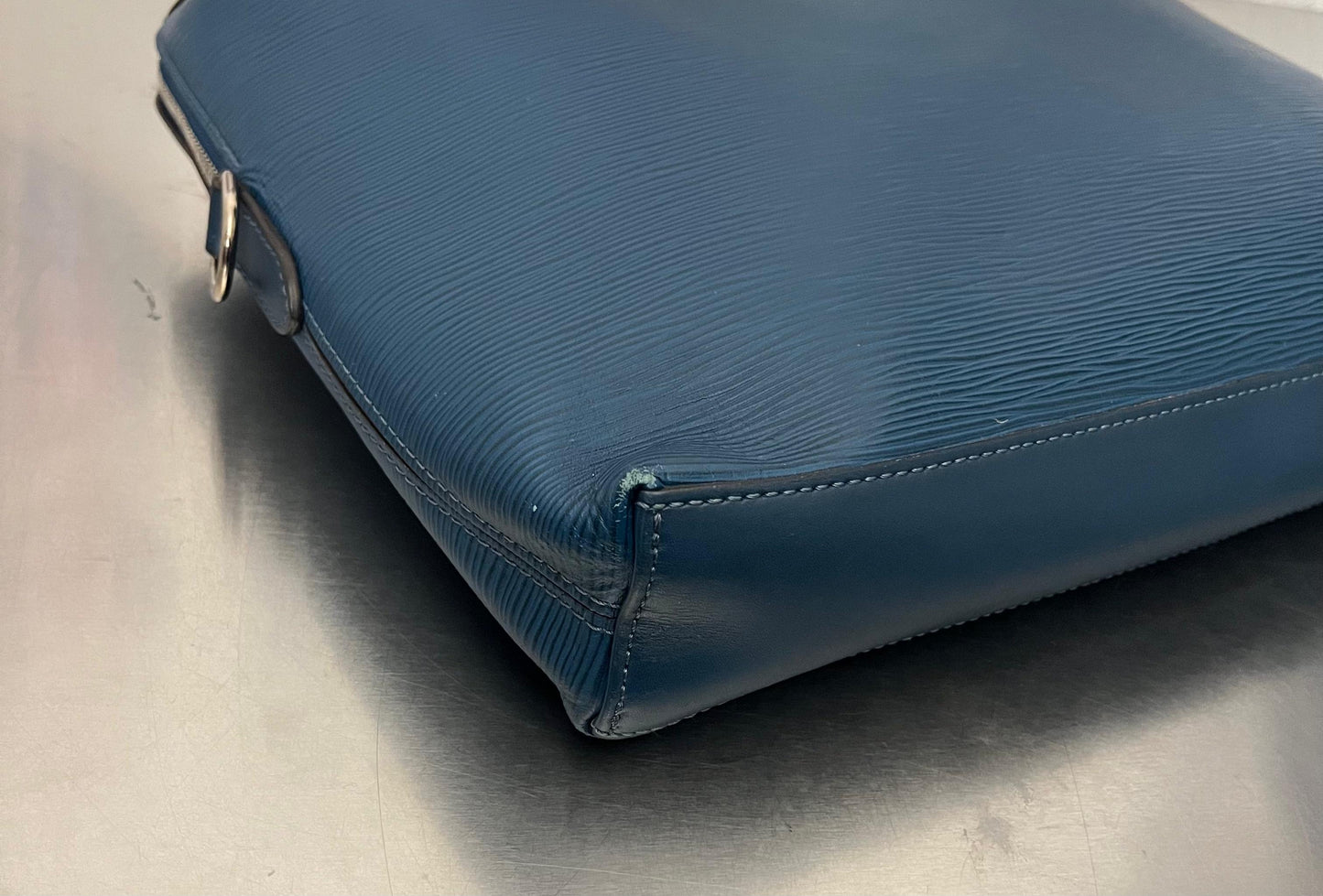 Louis Vuitton Porte Documents Jour Epi