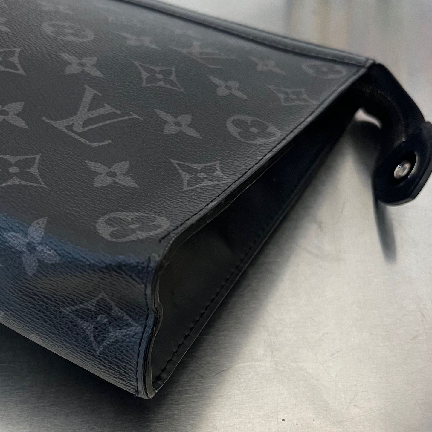 Louis Vuitton Pochette Voyage MM