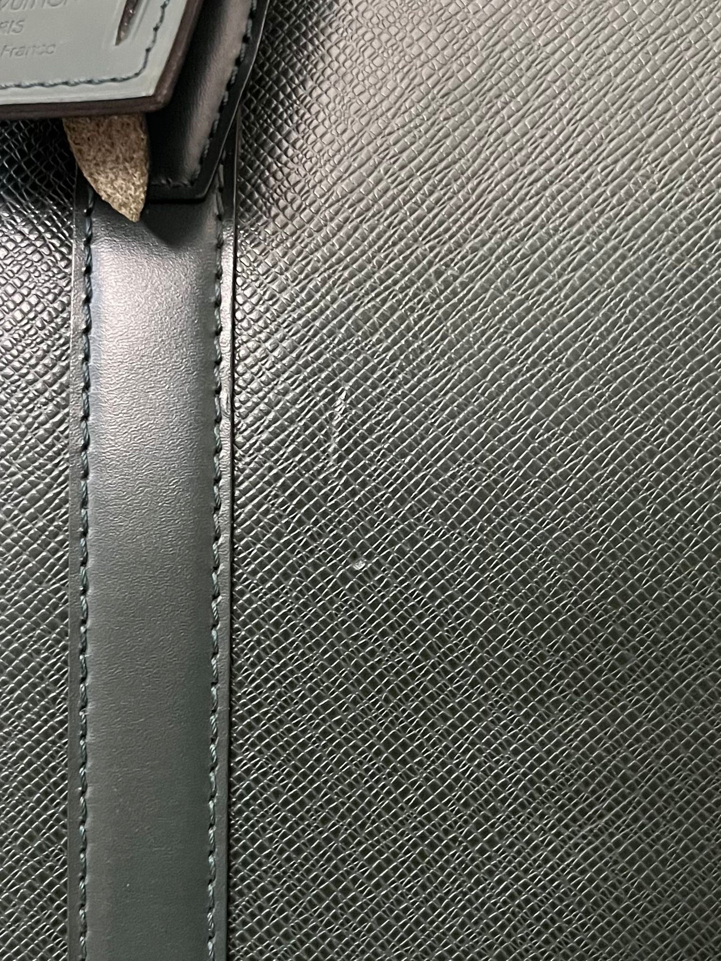 Louis Vuitton Helanga Taiga