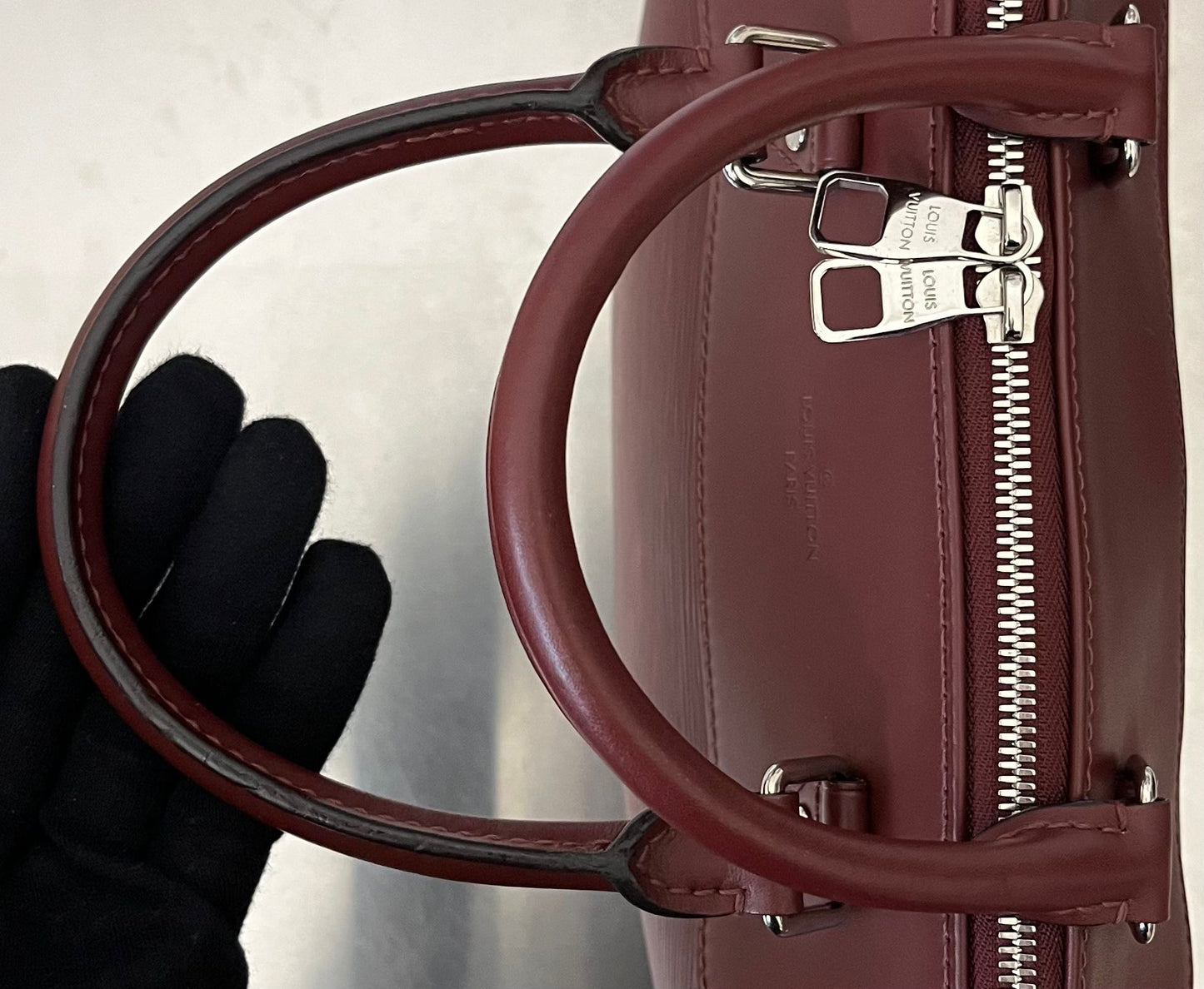 Louis Vuitton Porte Documents Jour Epi