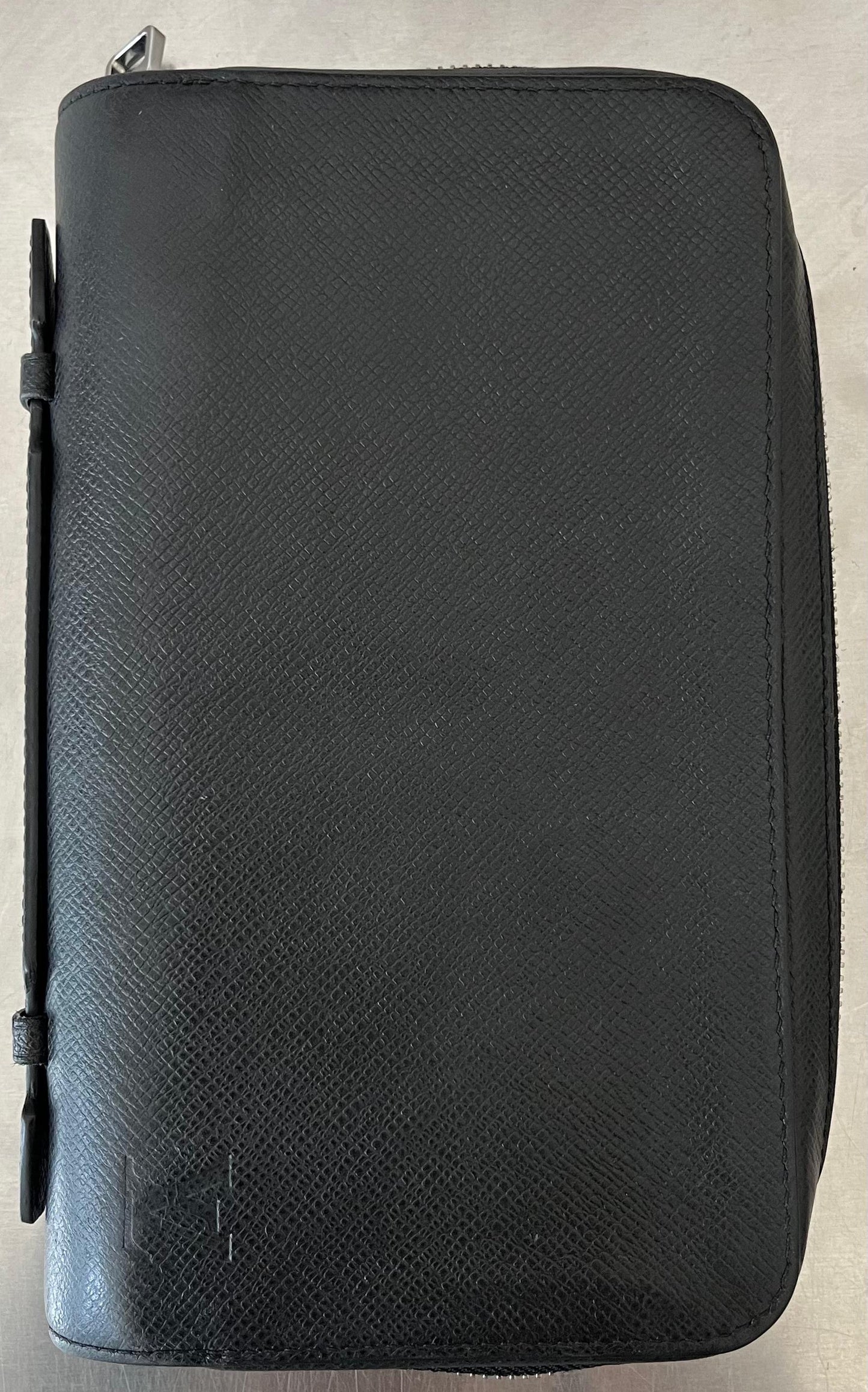 Louis Vuitton Zippy XL Taiga