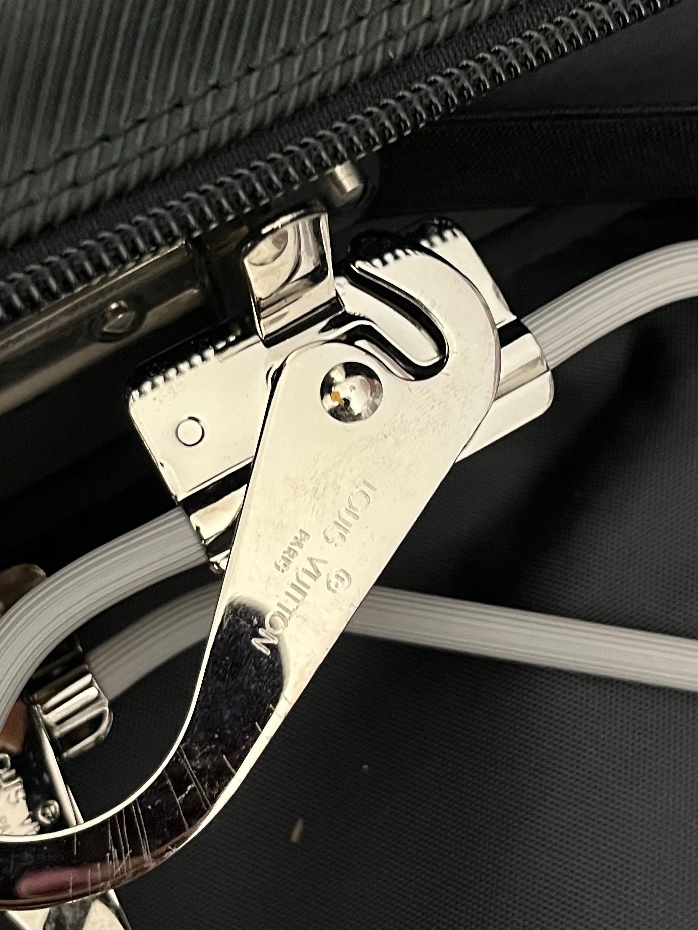 Louis Vuitton Cinq Cintre Kleidersack