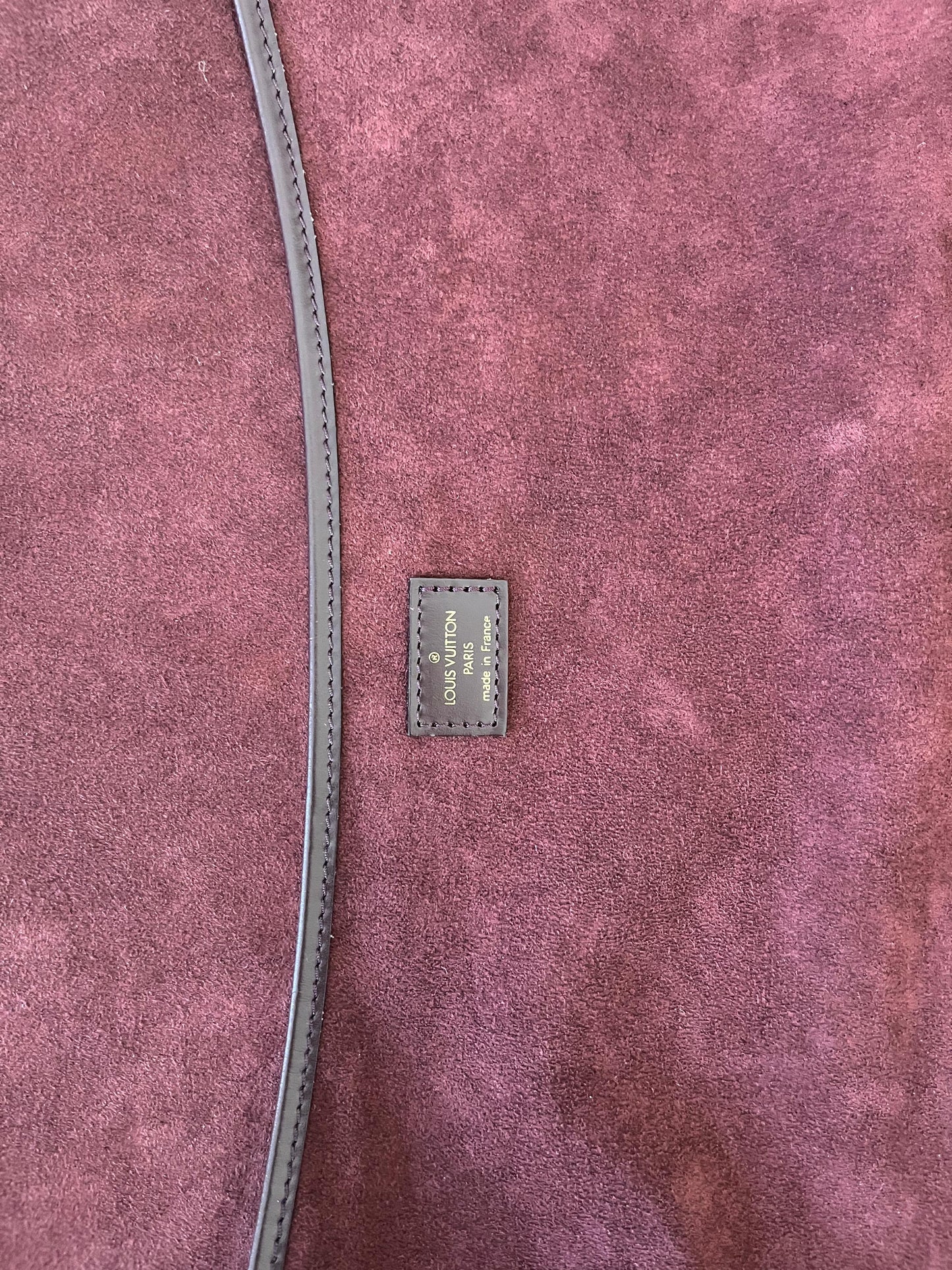 Louis Vuitton Helanga Taiga