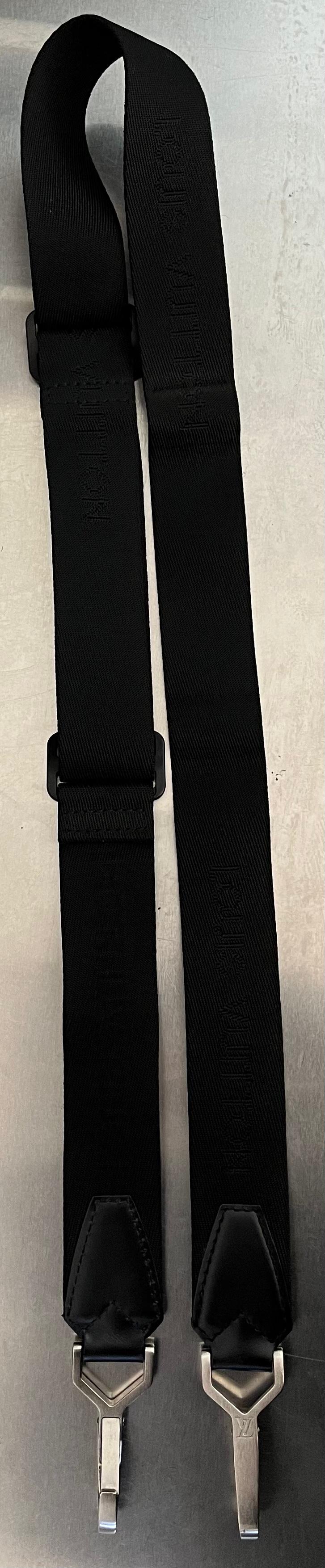 Louis Vuitton Kendall PM Taiga