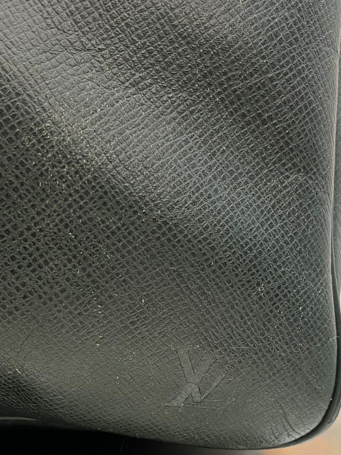 Louis Vuitton Kendall GM Taiga