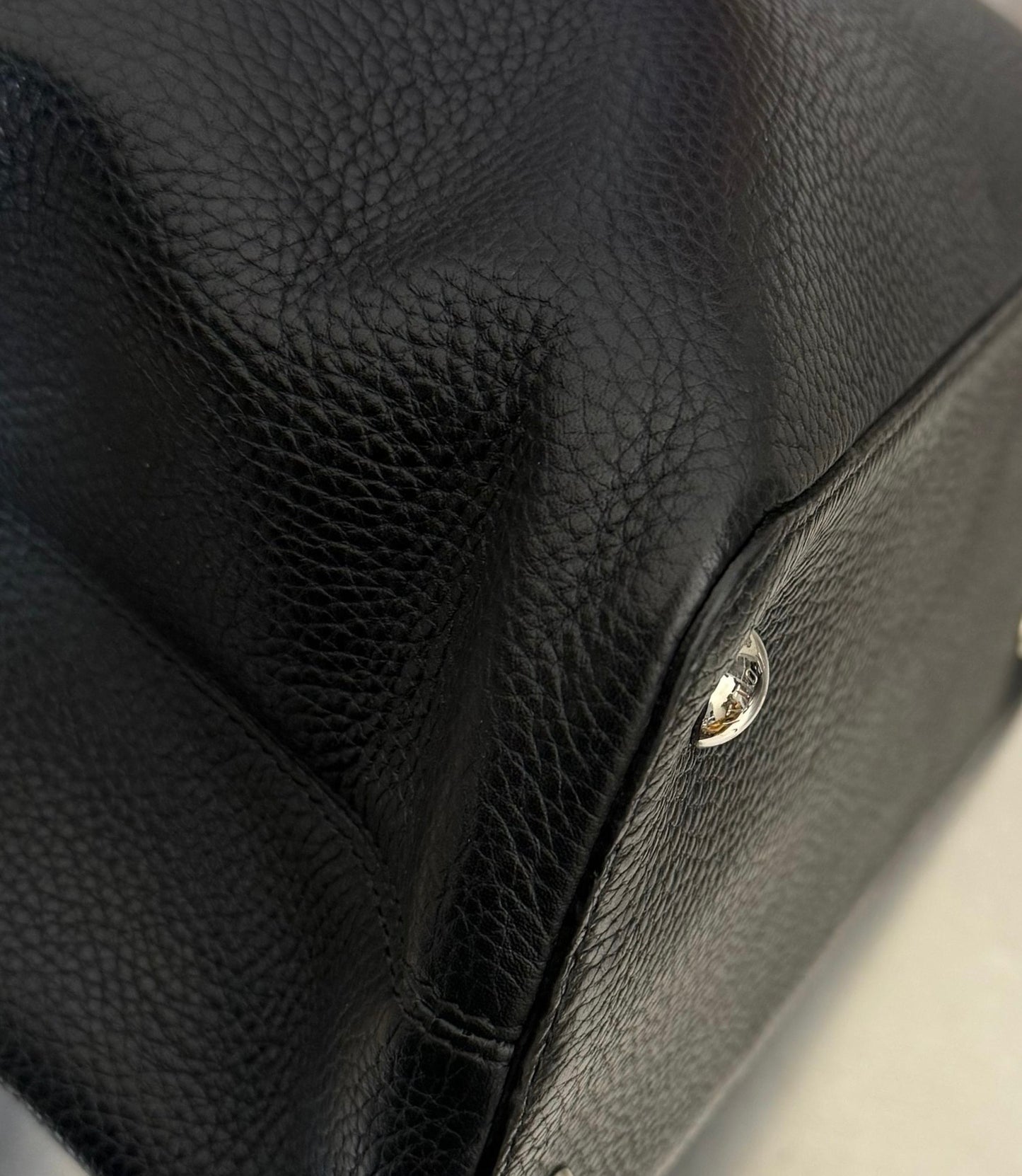 Louis Vuitton Capucines MM