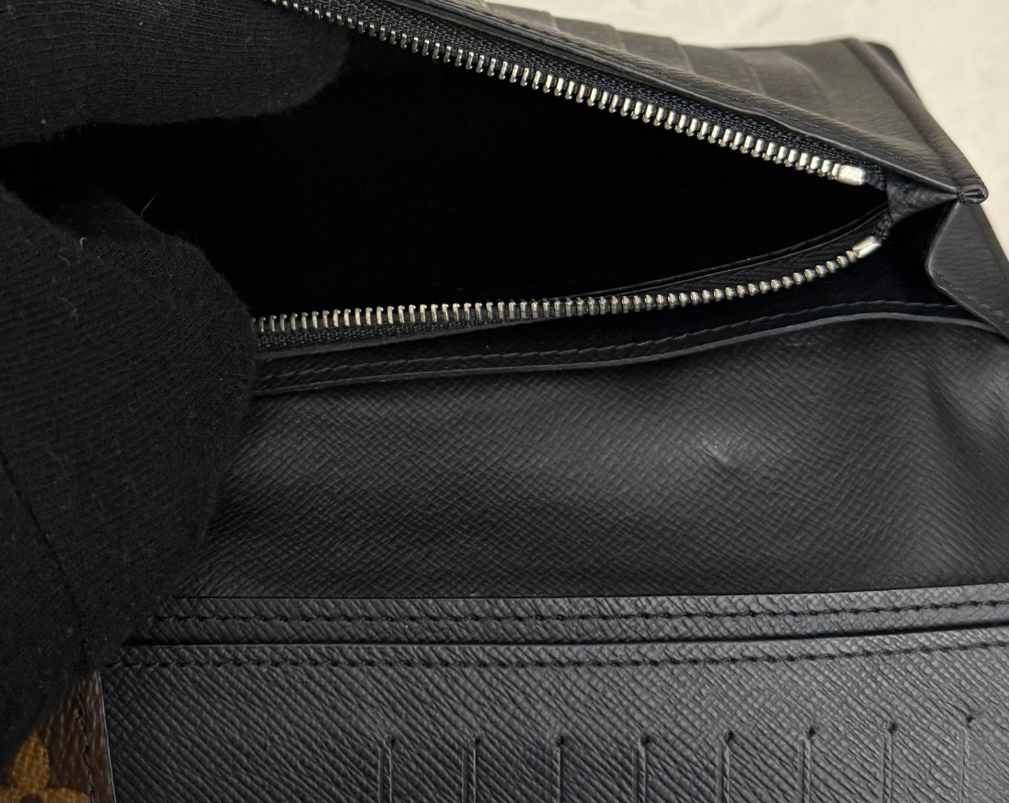 Louis Vuitton Brazza Macassar