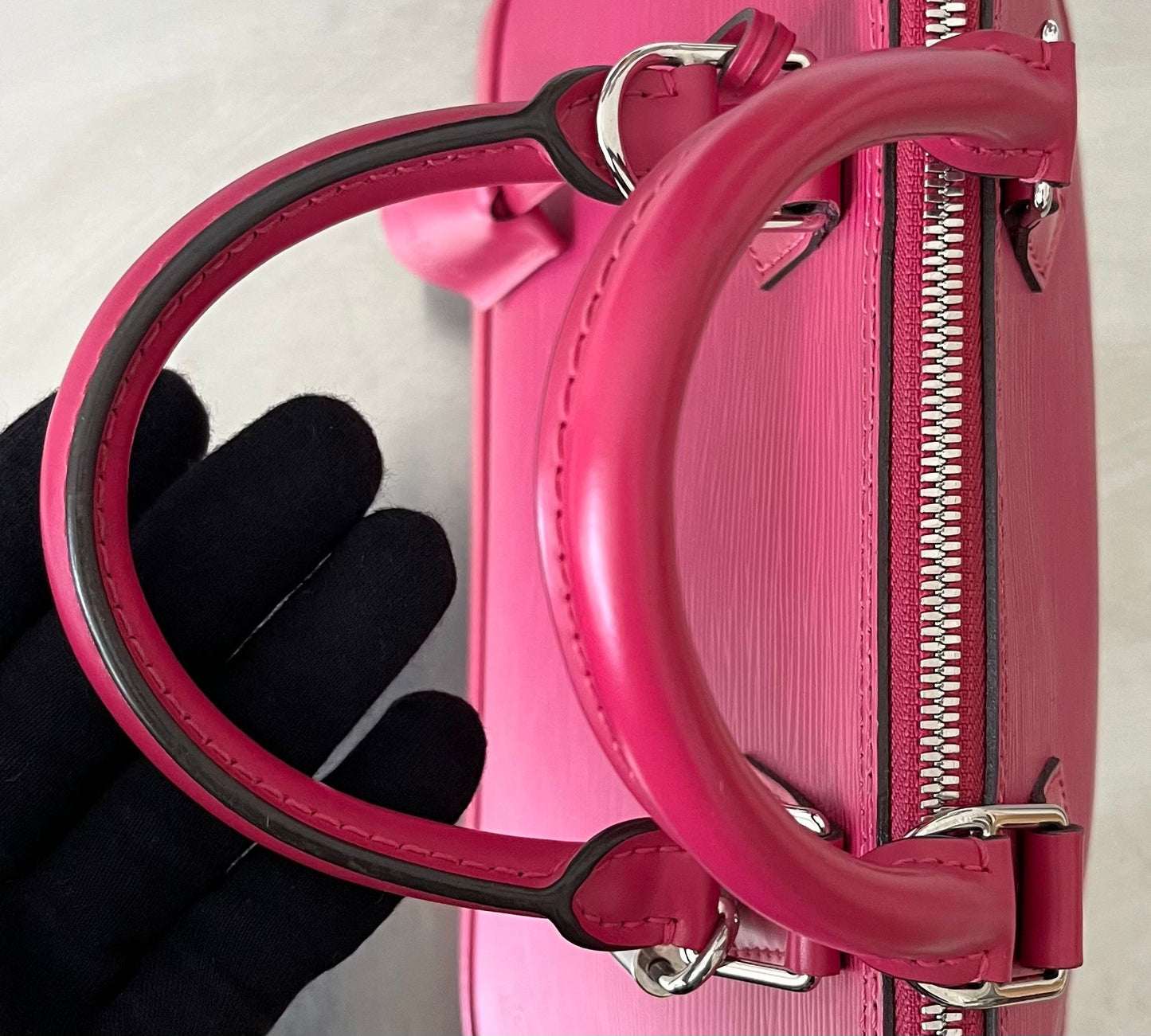 Louis Vuitton Alma PM Epi (Pink)