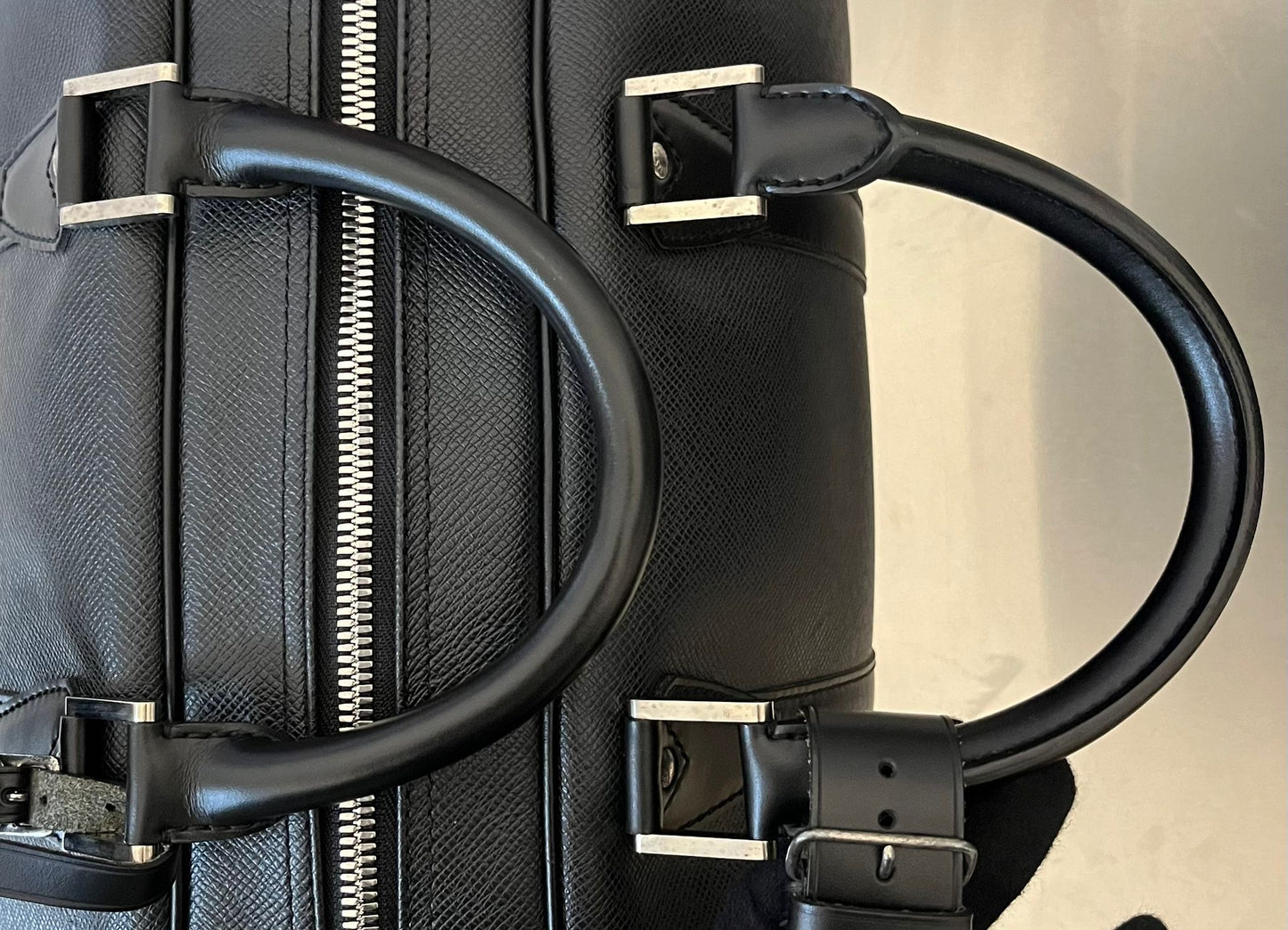 Louis Vuitton Kendall PM Taiga
