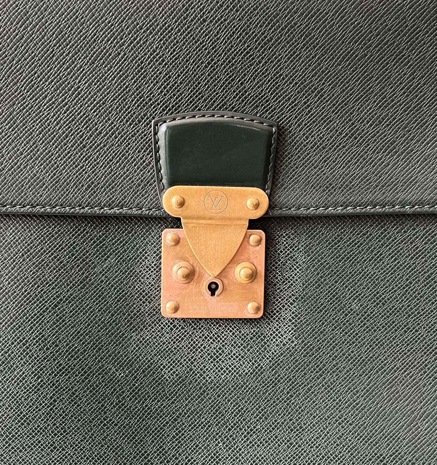 Louis Vuitton Serviette Kourad