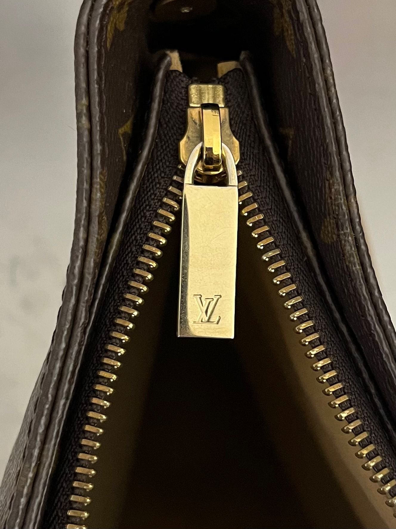 Louis Vuitton Looping GM