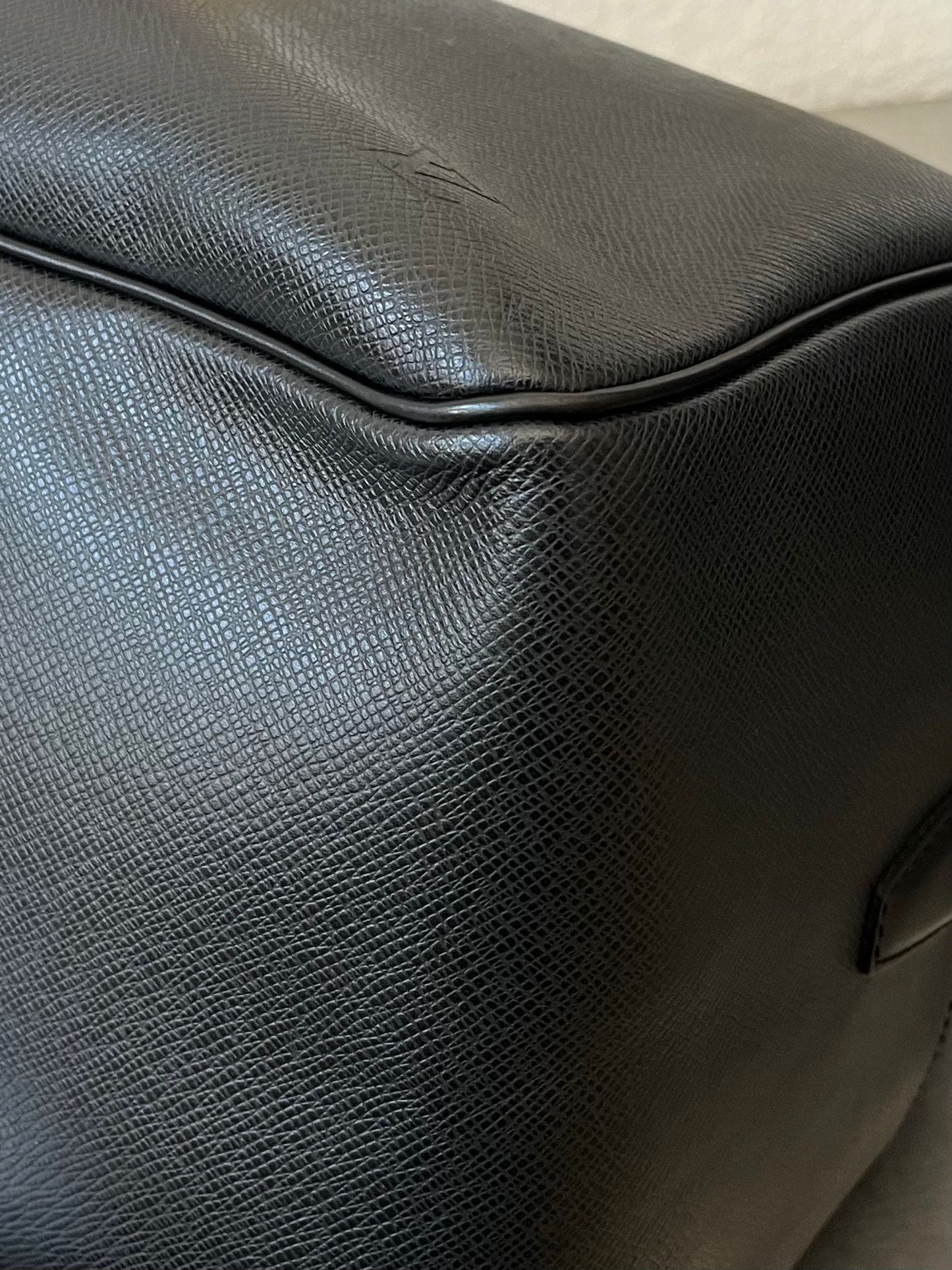 Louis Vuitton Kendall PM Taiga