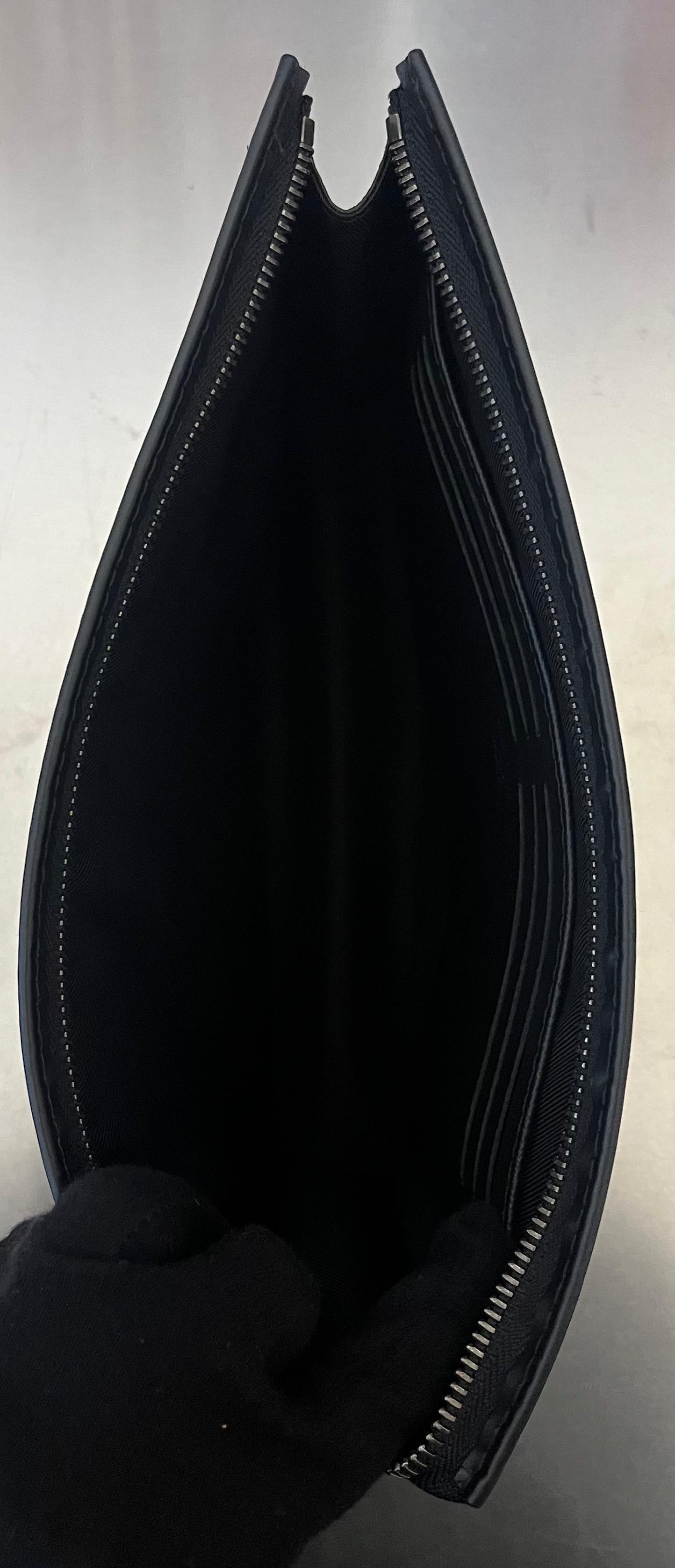 Louis Vuitton Pochette Voyage MM