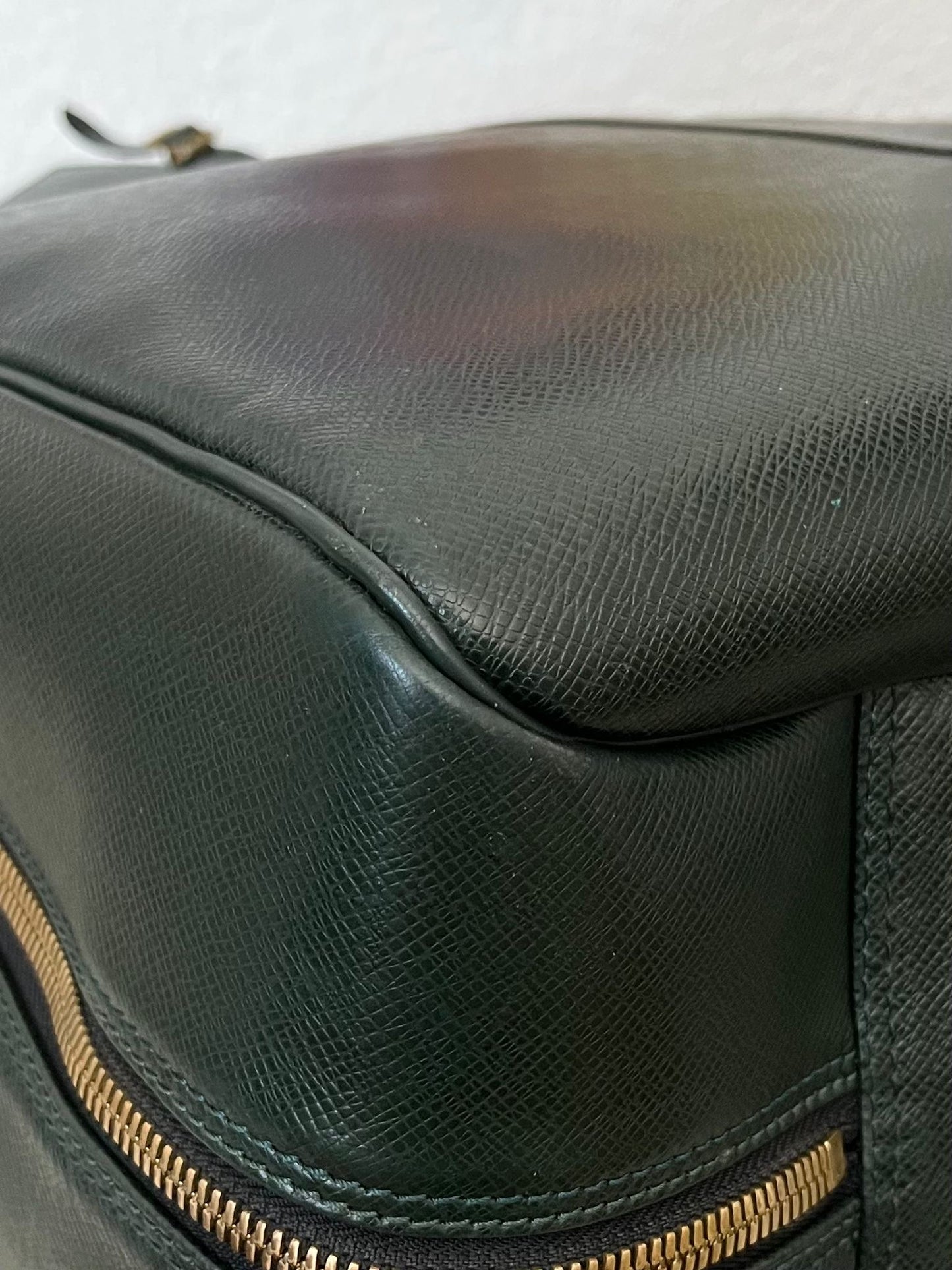 Louis Vuitton Helanga Taiga