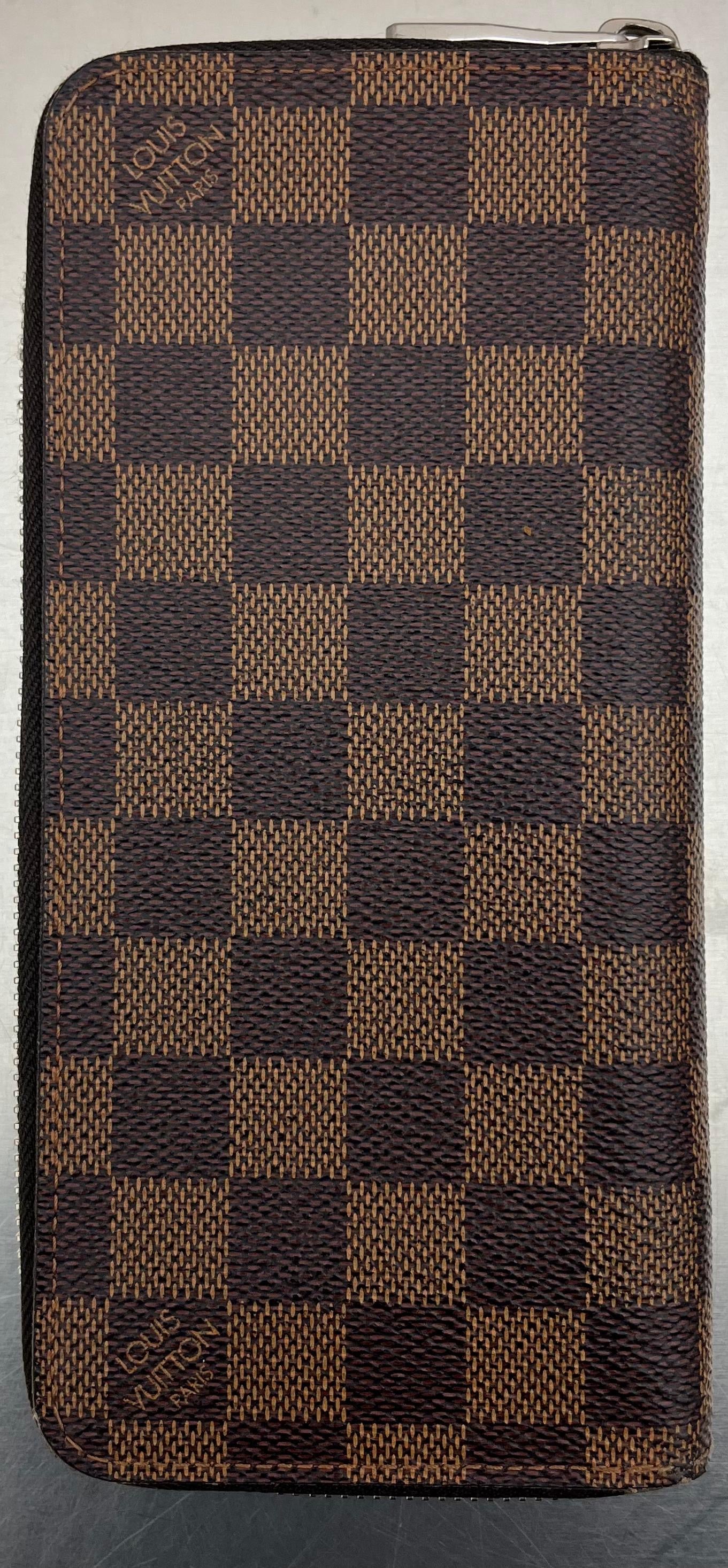 Louis Vuitton Zippy Vertical Damier