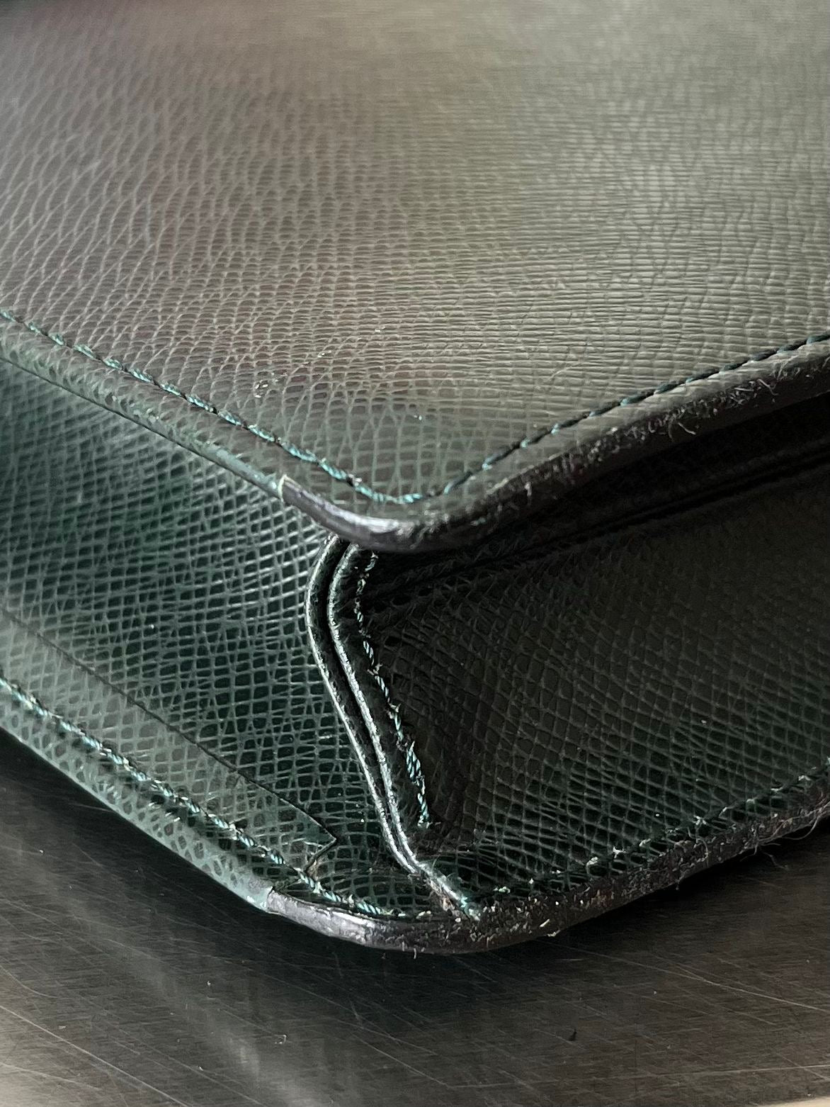 Louis Vuitton Serviette Kourad (Dunkelgrün)