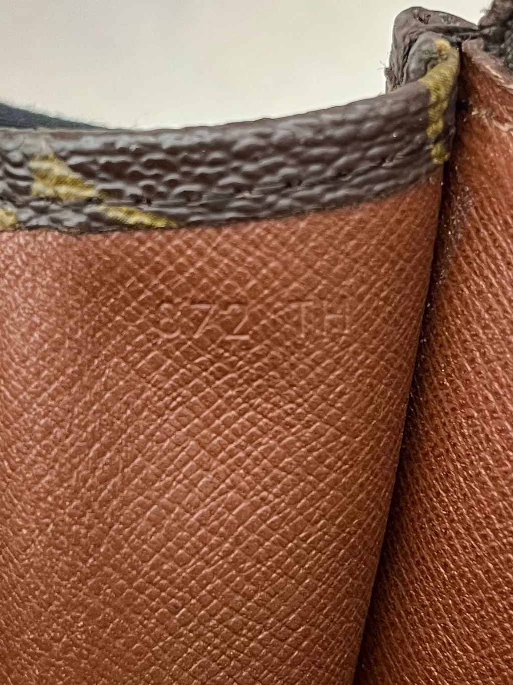 Louis Vuitton Posh Document Monogram GM (1987)