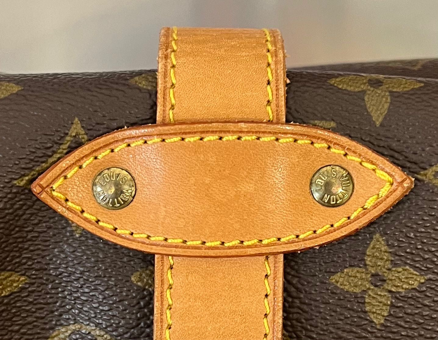 Louis Vuitton Saumur 43