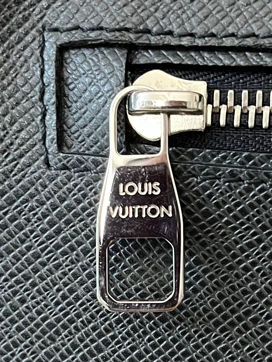 Louis Vuitton Neo Pavel Taiga