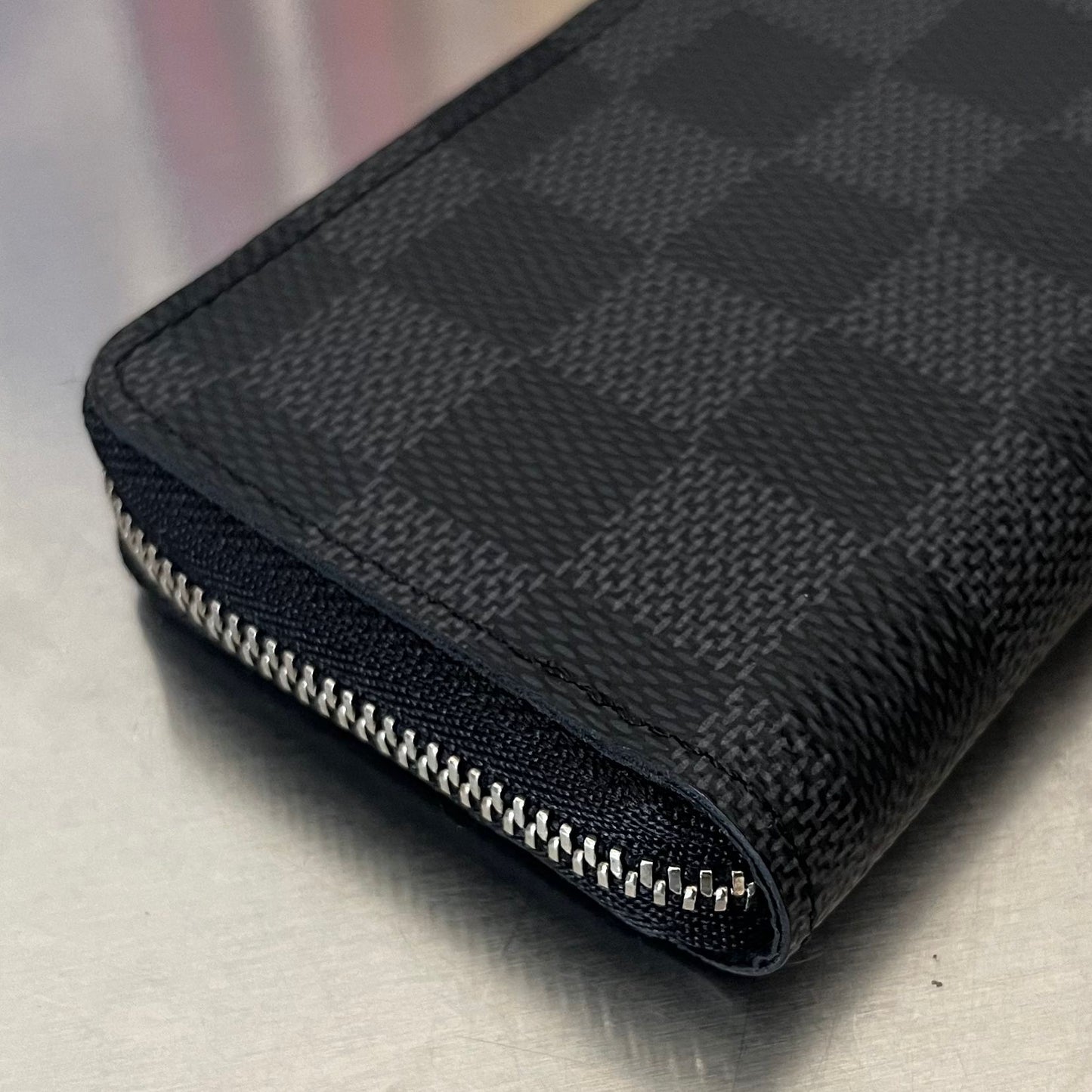 Louis Vuitton Zippy Vertical Coin Damier
