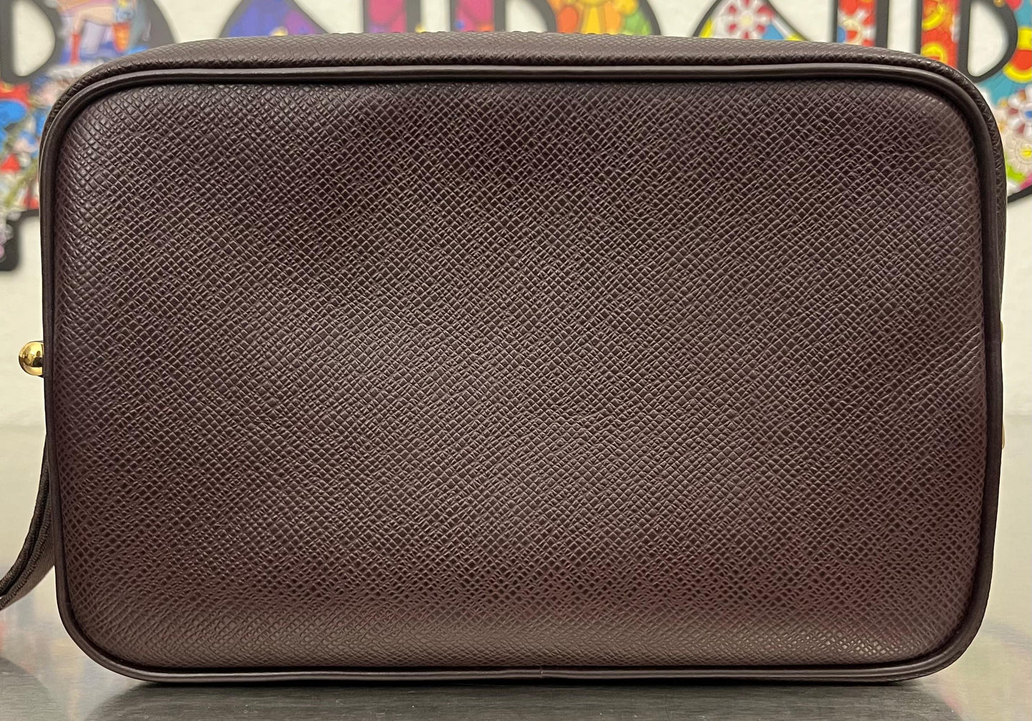 Louis Vuitton Karga Taiga Leder