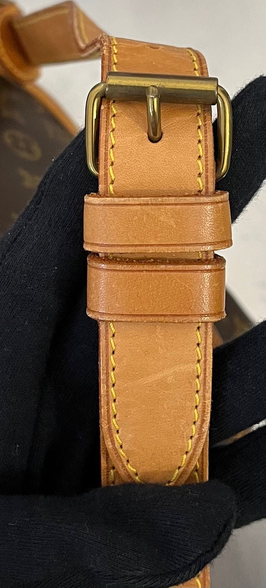 Louis Vuitton Saumur 43